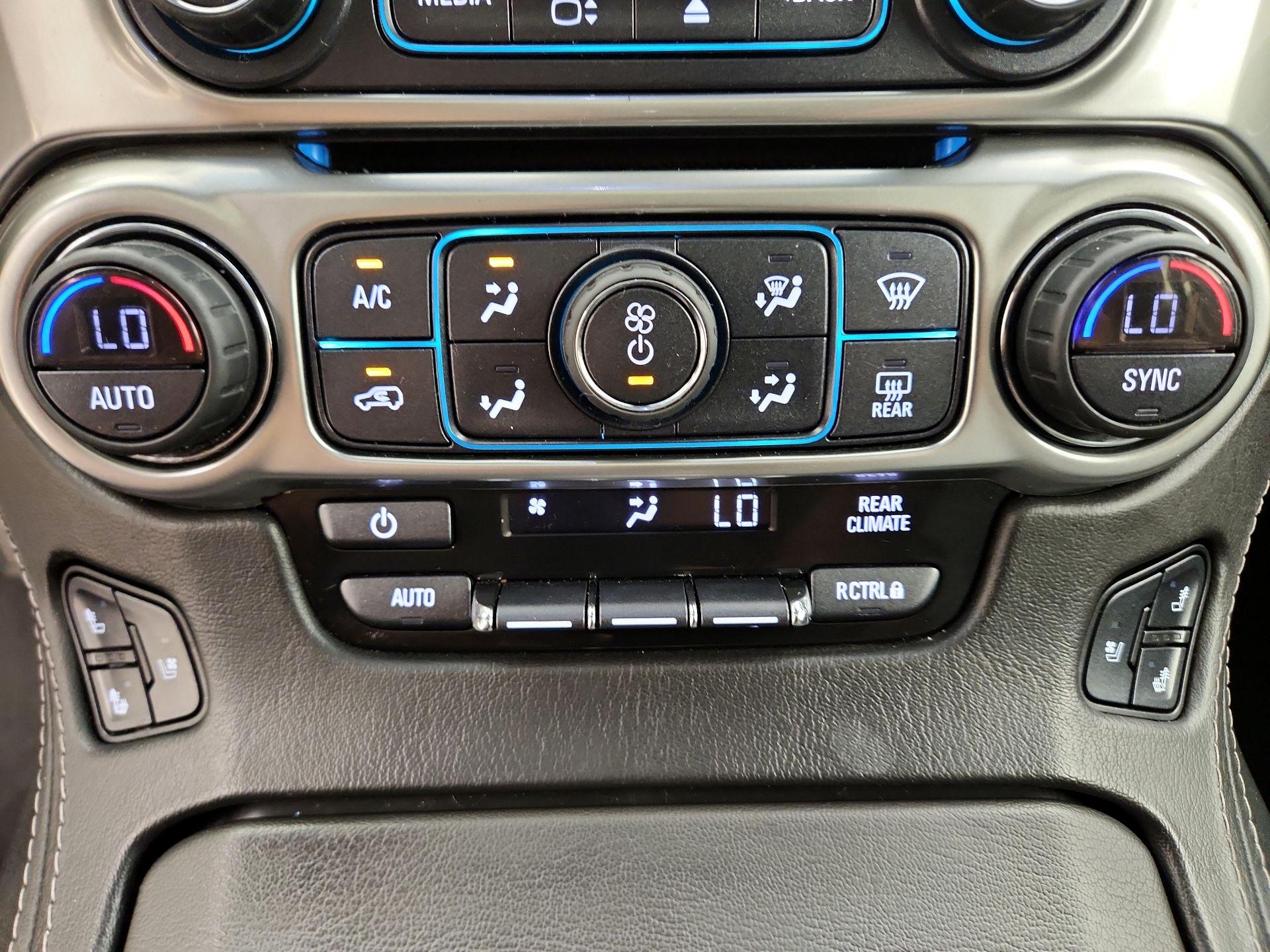 Thumbnail: 2019 Chevrolet Suburban - 17