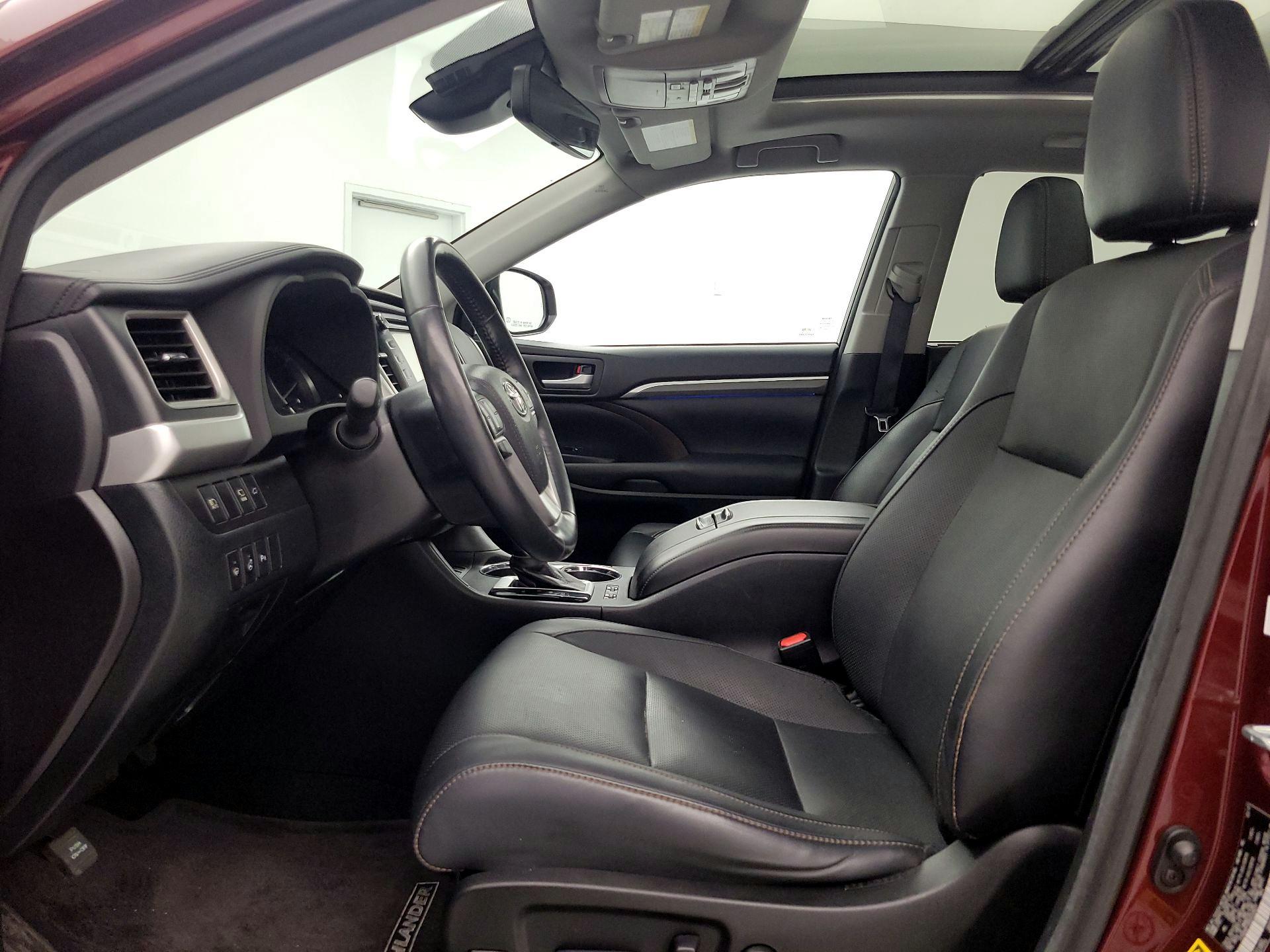 Thumbnail: 2017 Toyota Highlander - 11