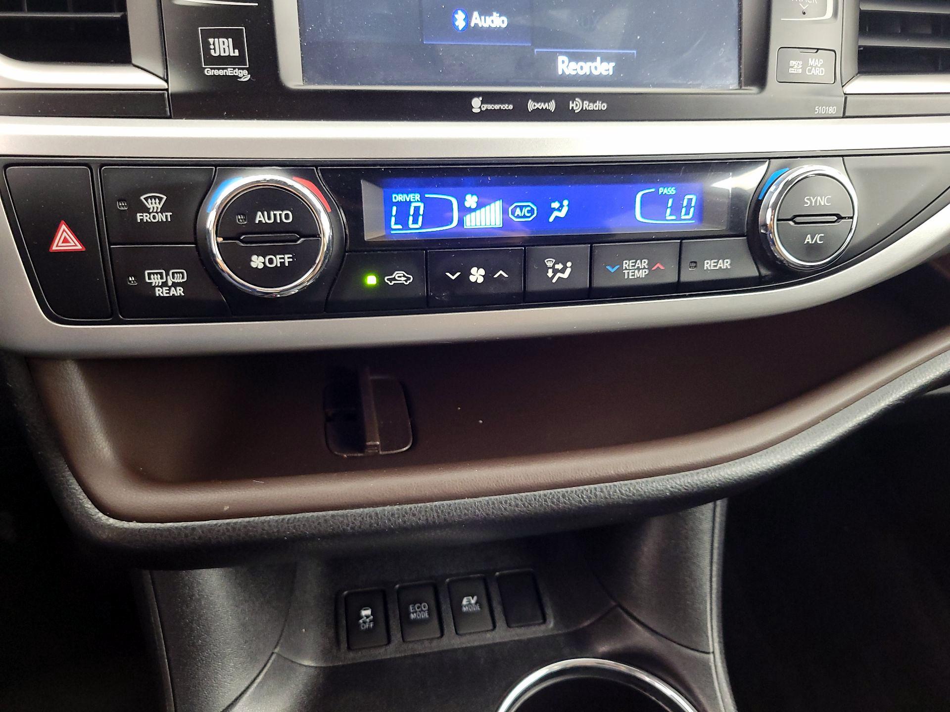 Thumbnail: 2017 Toyota Highlander - 17