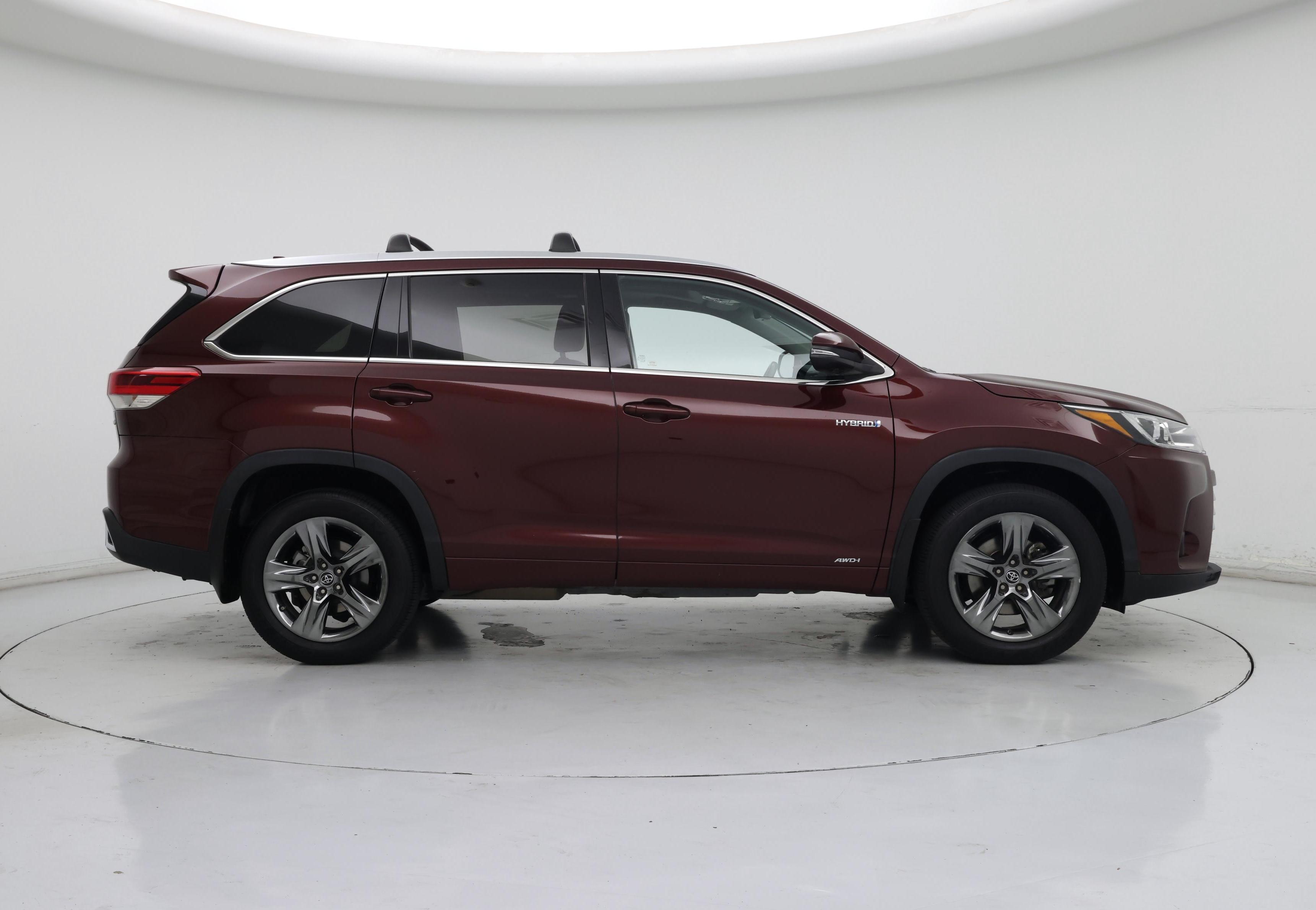 Thumbnail: 2017 Toyota Highlander - 7