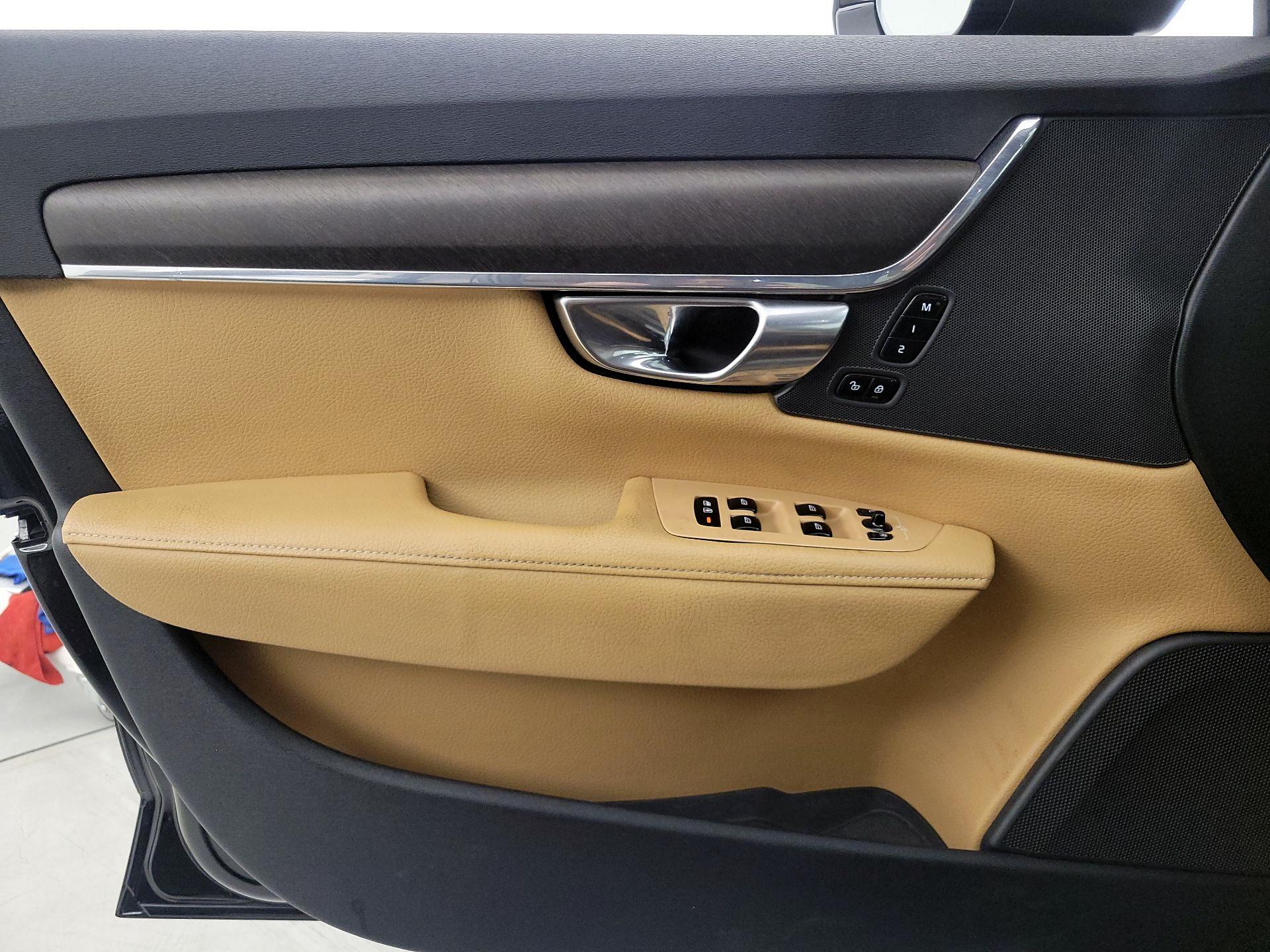 Thumbnail: 2018 Volvo V90 - 12