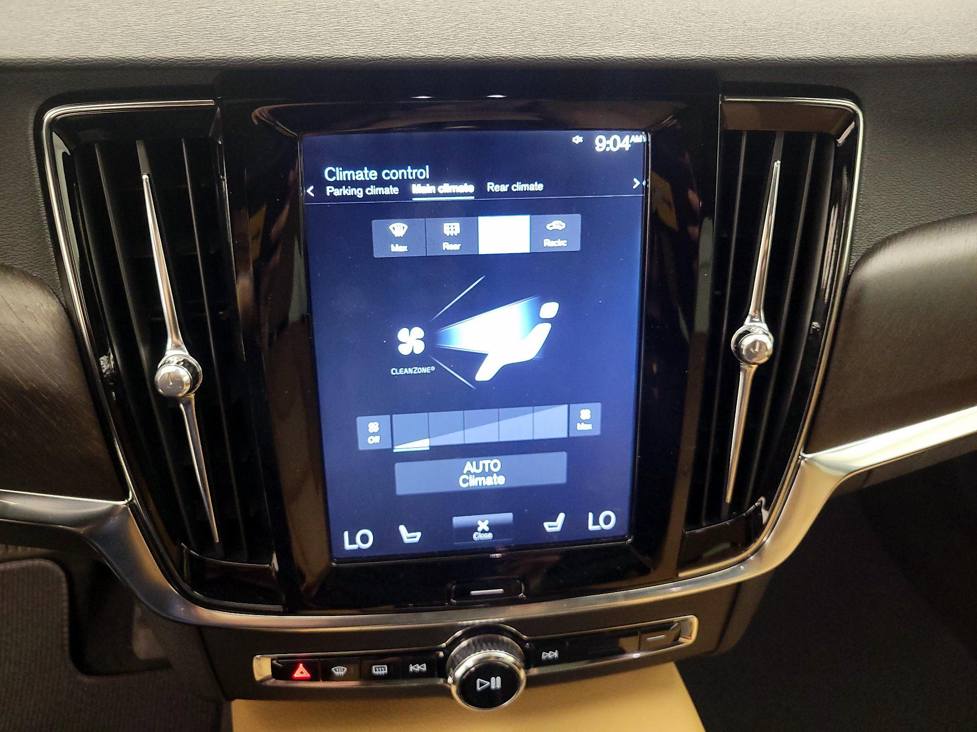 Thumbnail: 2018 Volvo V90 - 17