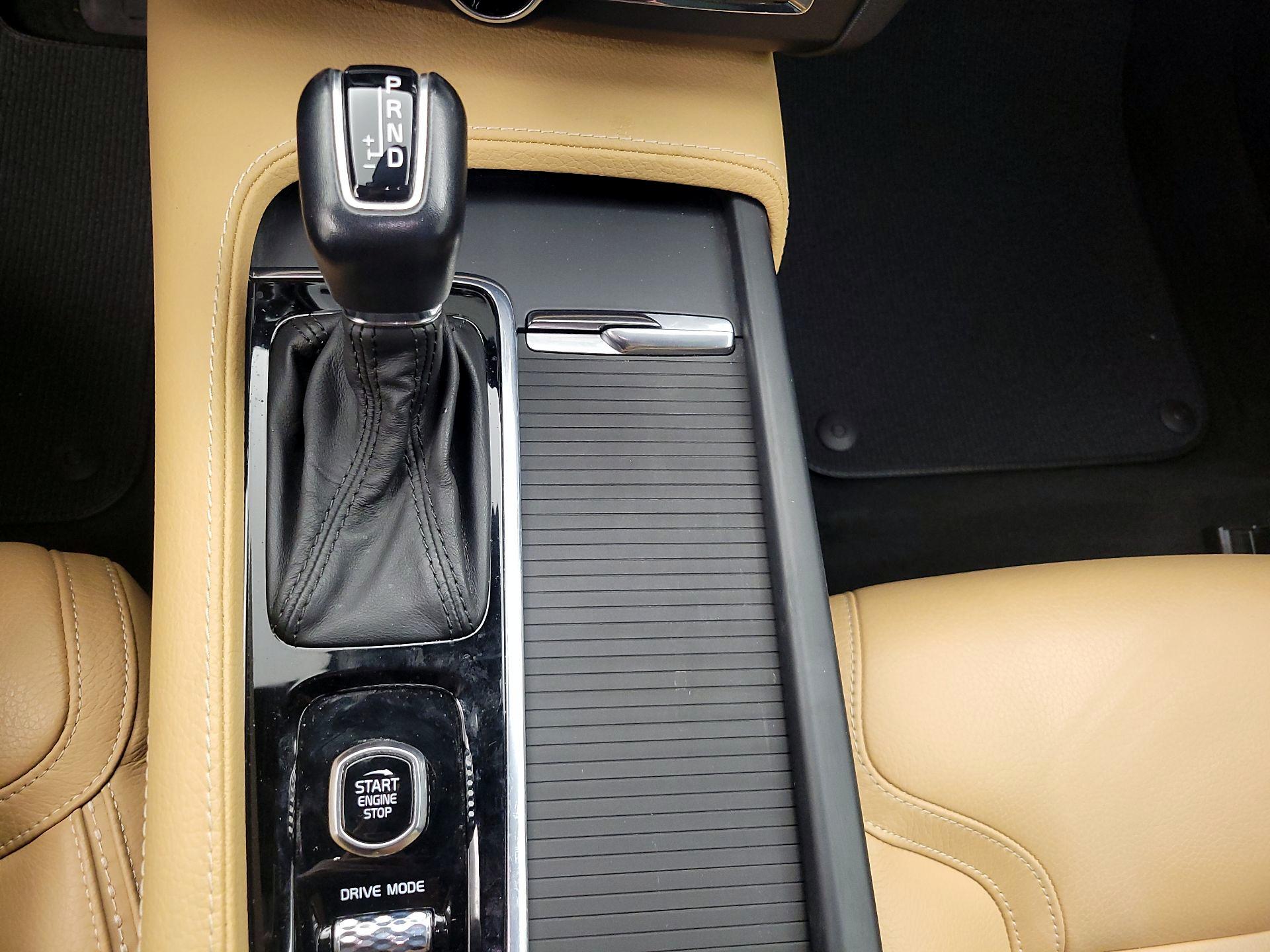 Thumbnail: 2018 Volvo V90 - 18