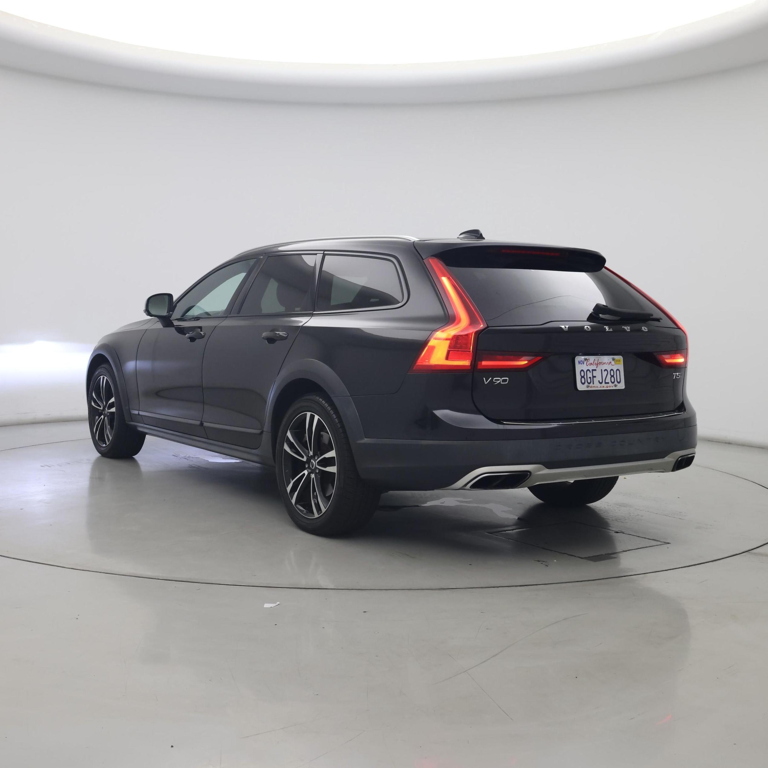 Thumbnail: 2018 Volvo V90 - 2