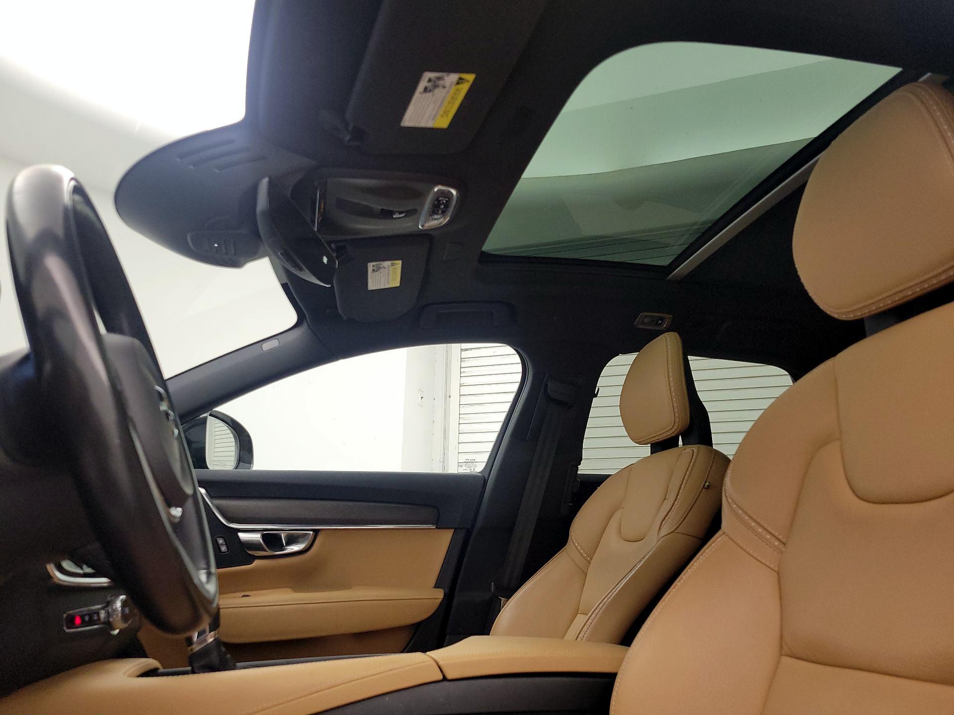 Thumbnail: 2018 Volvo V90 - 20