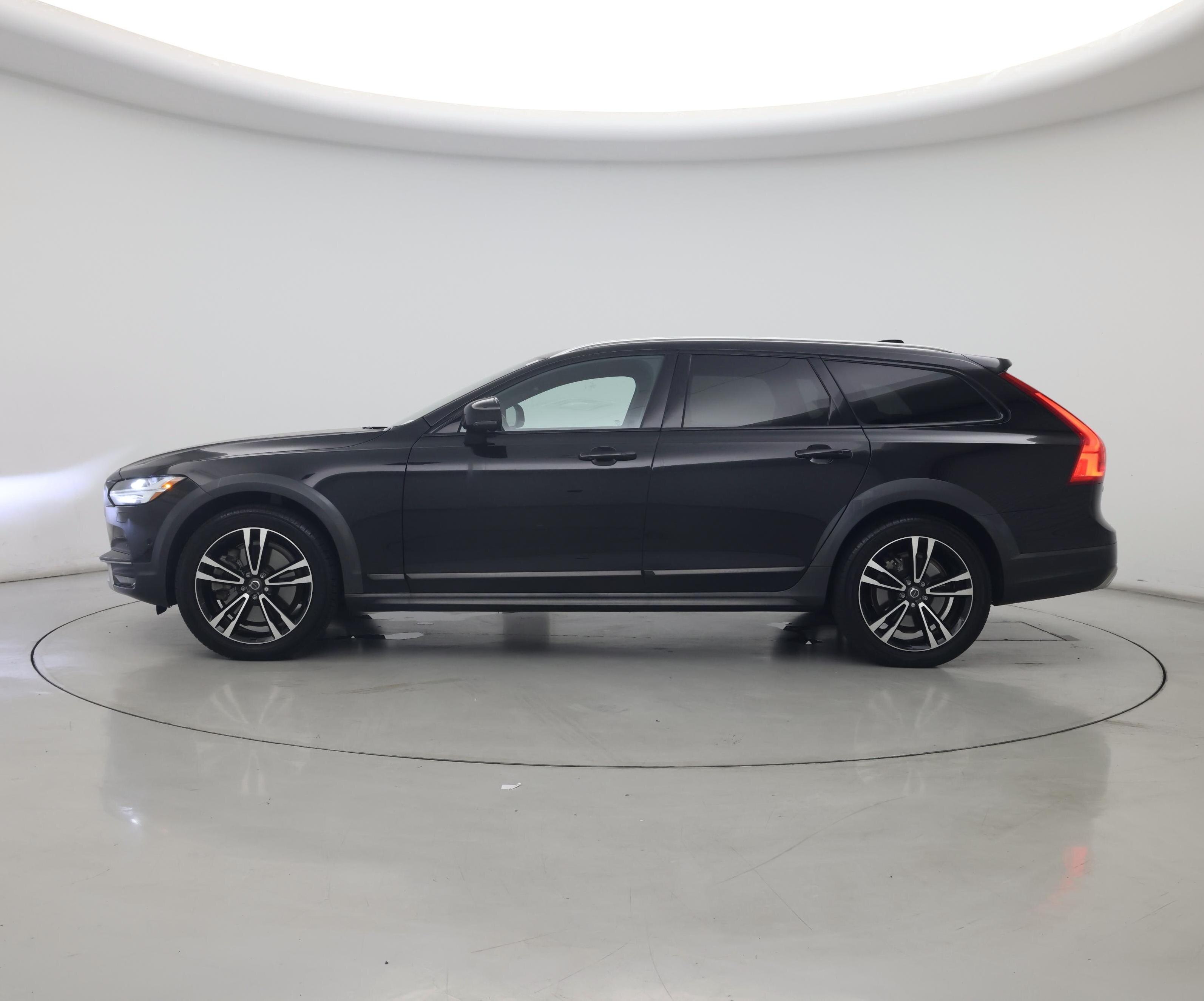 Thumbnail: 2018 Volvo V90 - 3