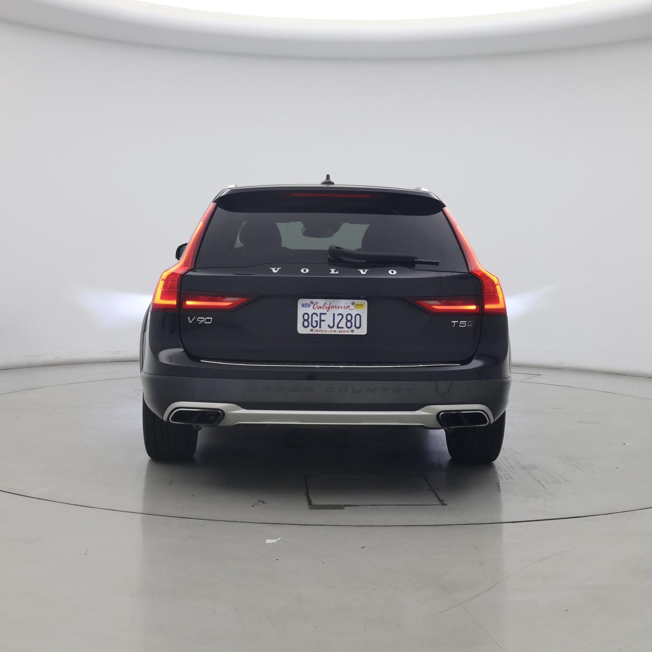 Thumbnail: 2018 Volvo V90 - 6