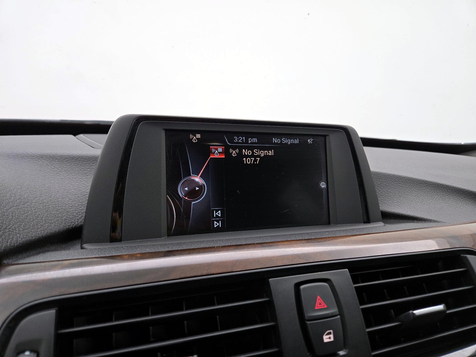 Thumbnail: 2015 BMW 3 Series - 15