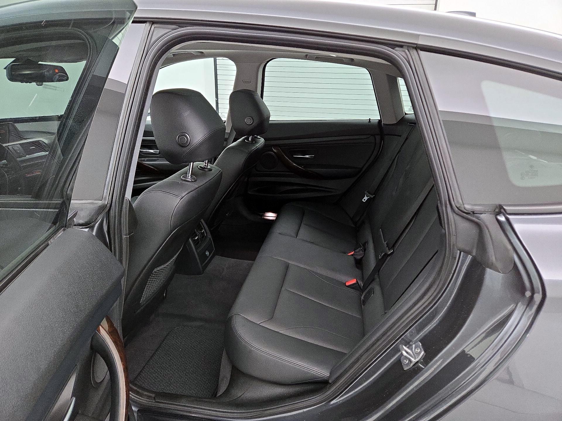 Thumbnail: 2015 BMW 3 Series - 20