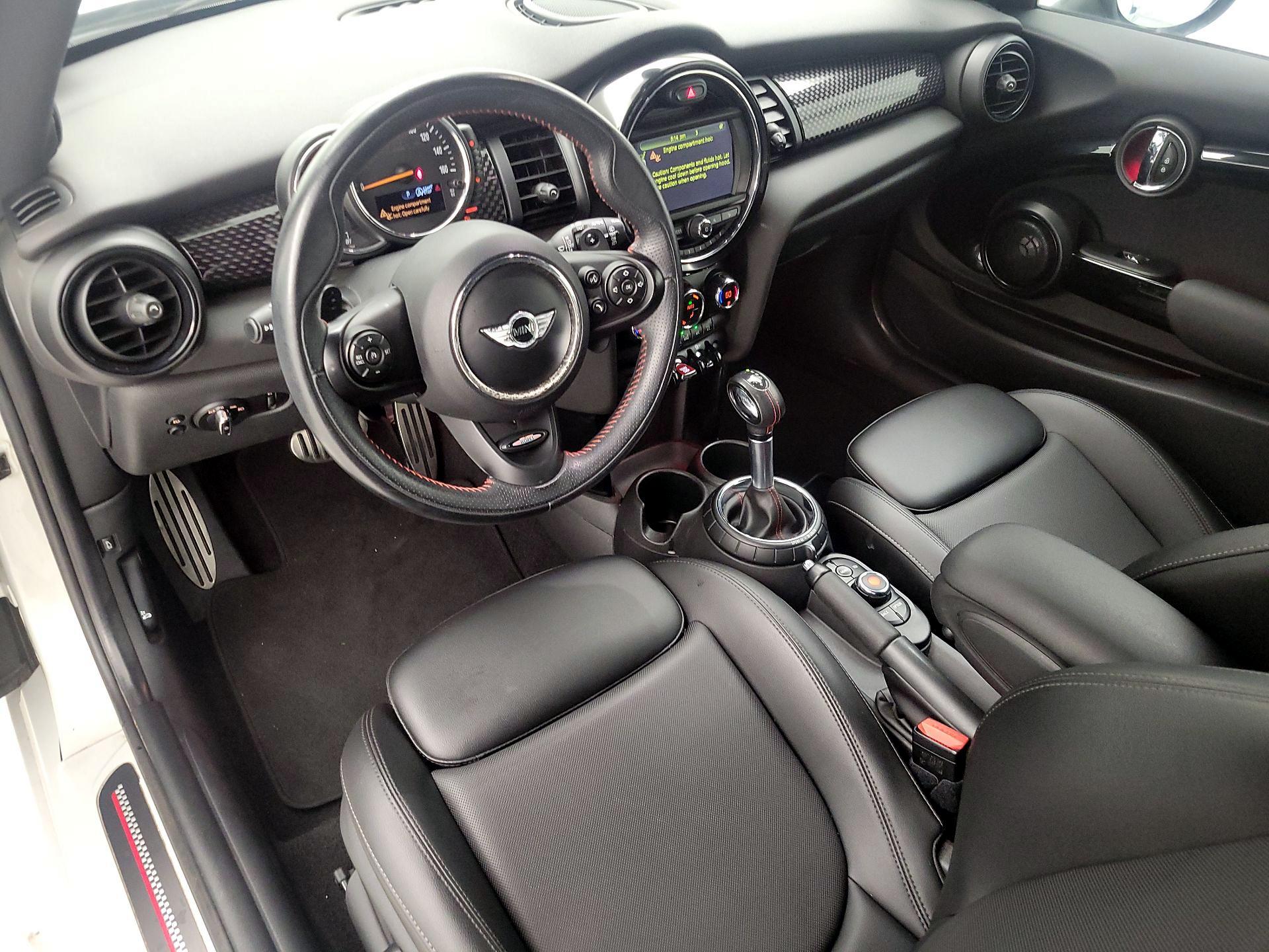 Thumbnail: 2016 MINI Cooper Hardtop - 9
