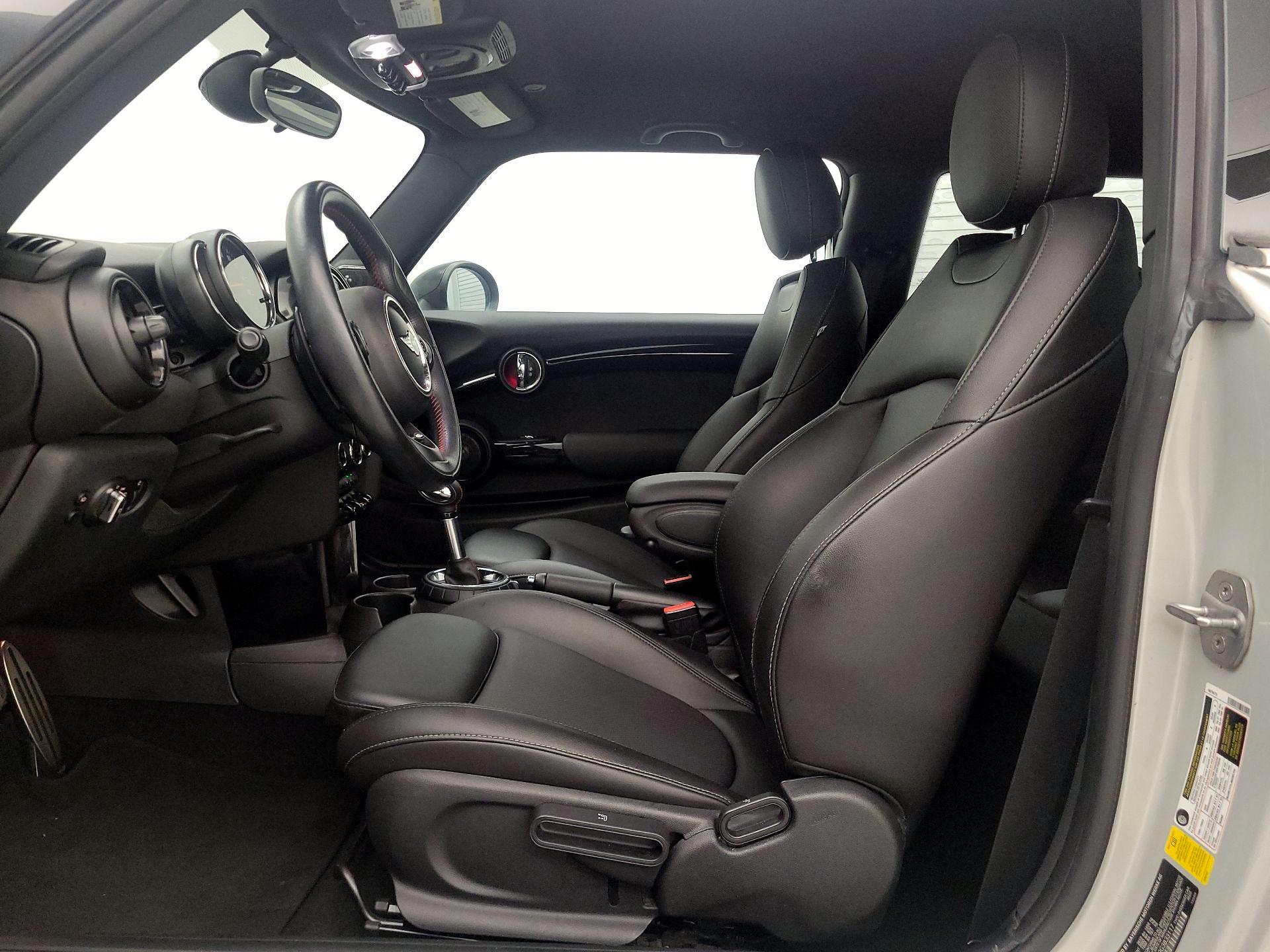 Thumbnail: 2016 MINI Cooper Hardtop - 11