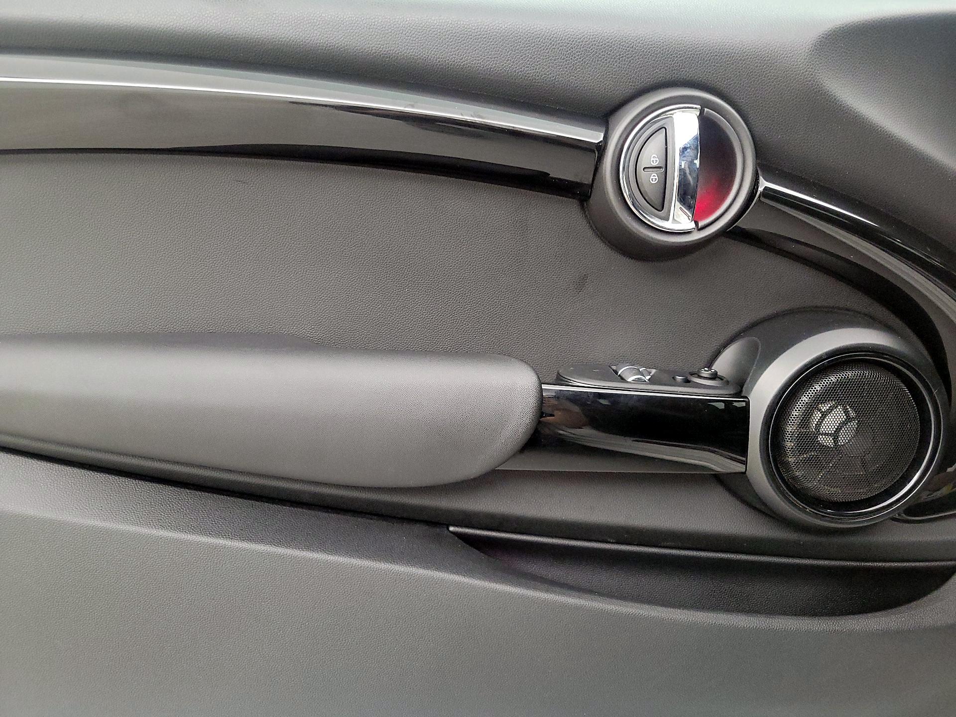 Thumbnail: 2016 MINI Cooper Hardtop - 12