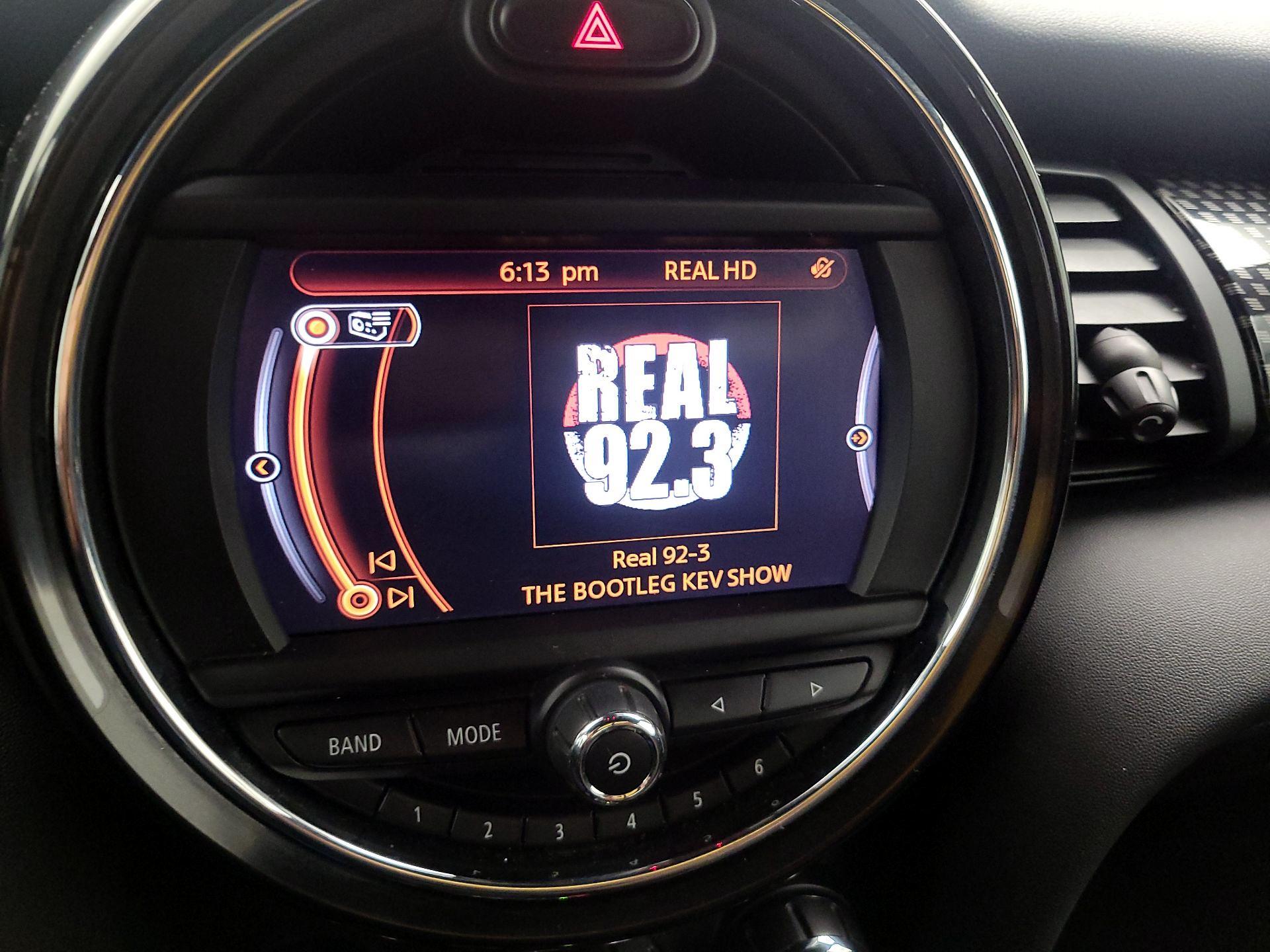 Thumbnail: 2016 MINI Cooper Hardtop - 14