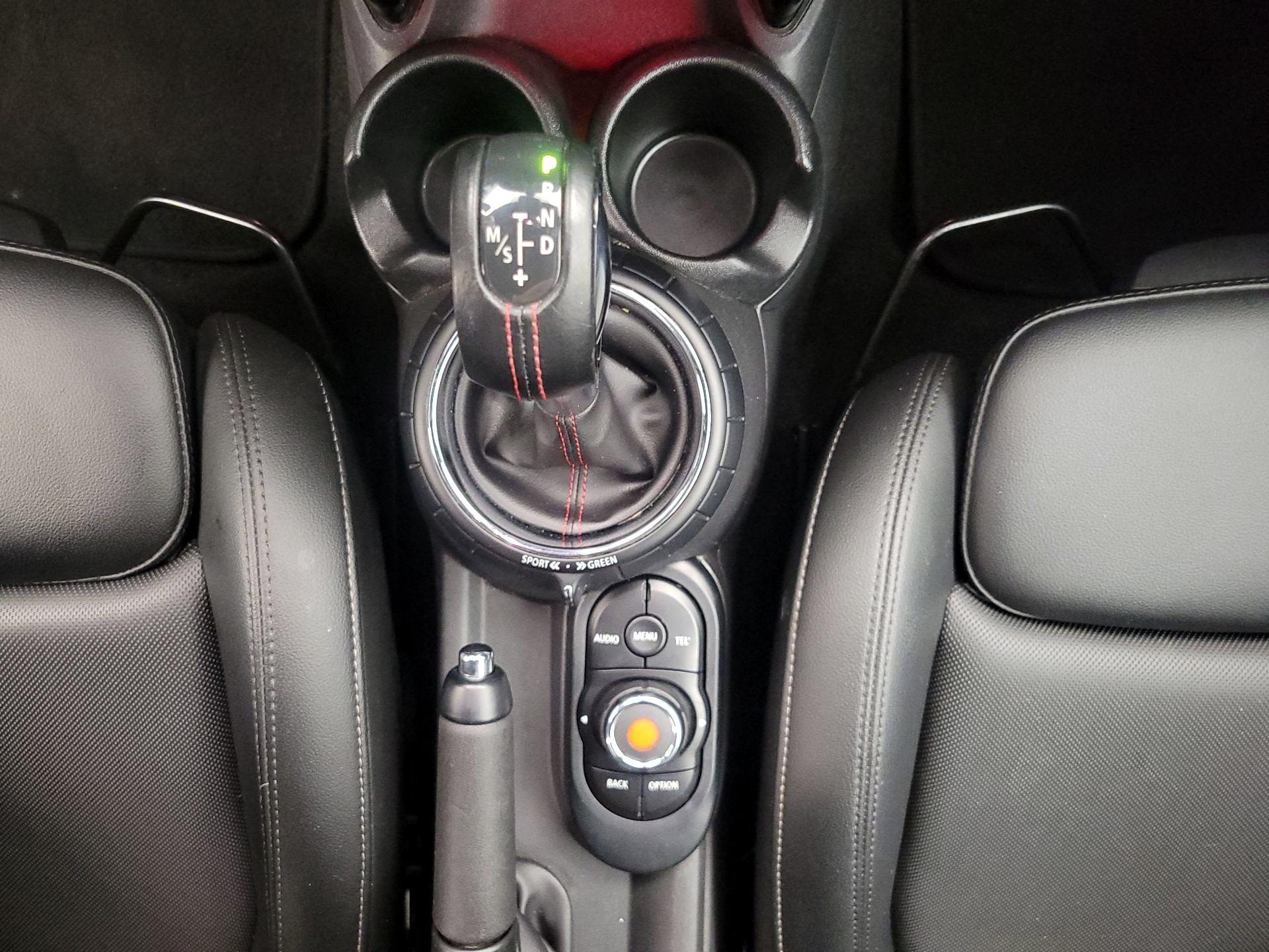 Thumbnail: 2016 MINI Cooper Hardtop - 16