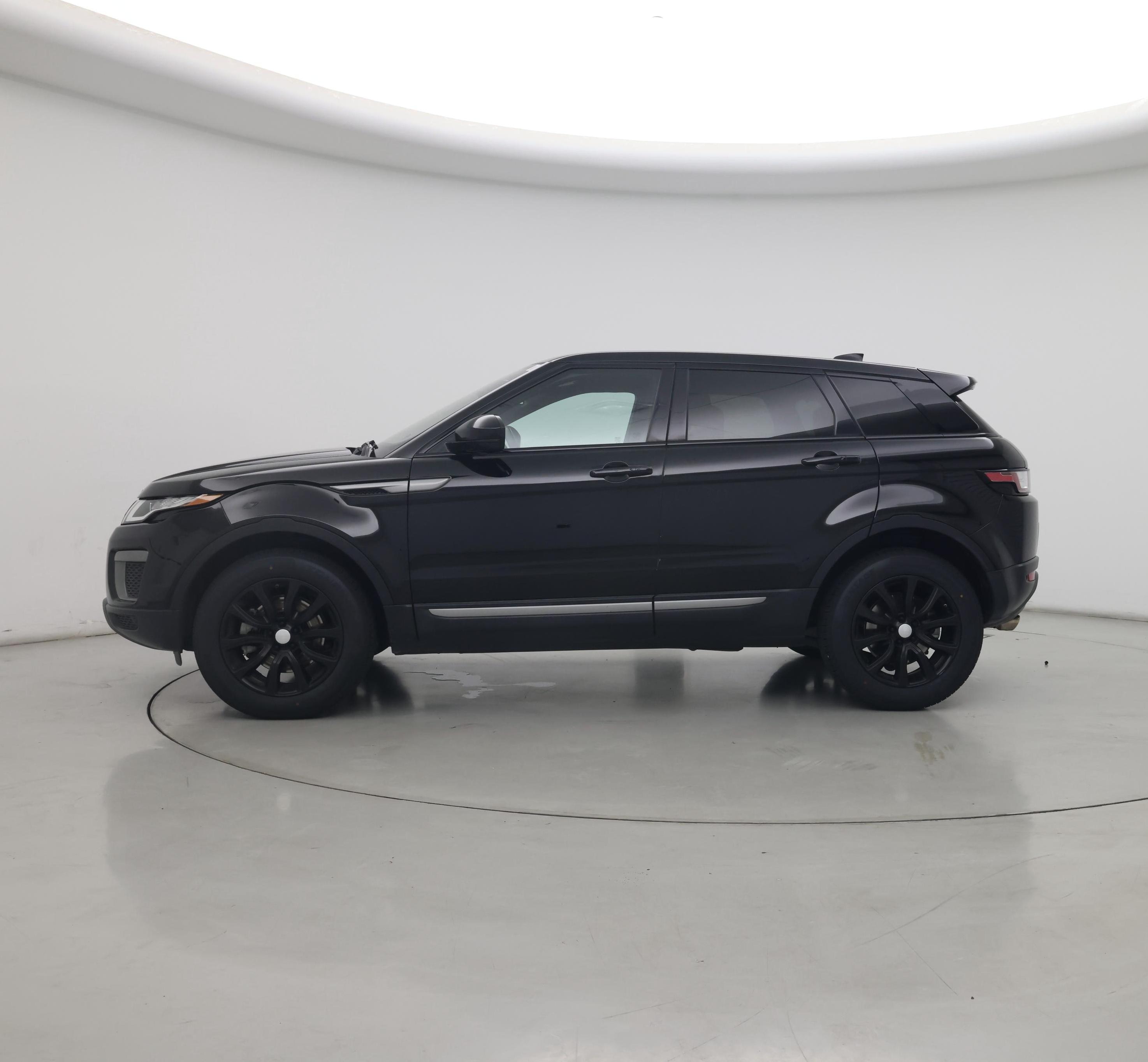 Thumbnail: 2017 Land Rover Range Rover Evoque - 3