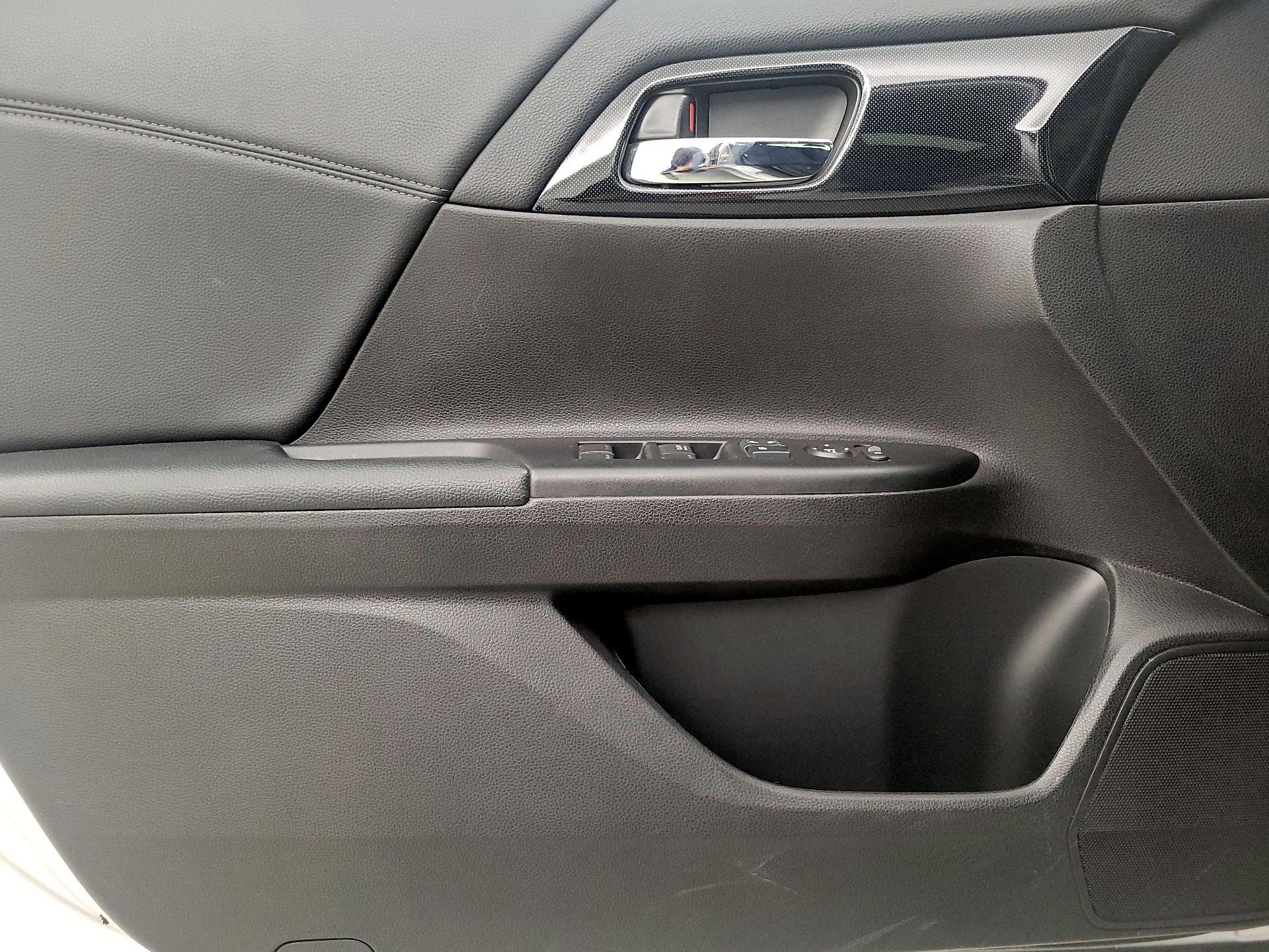 Thumbnail: 2015 Honda Accord - 12