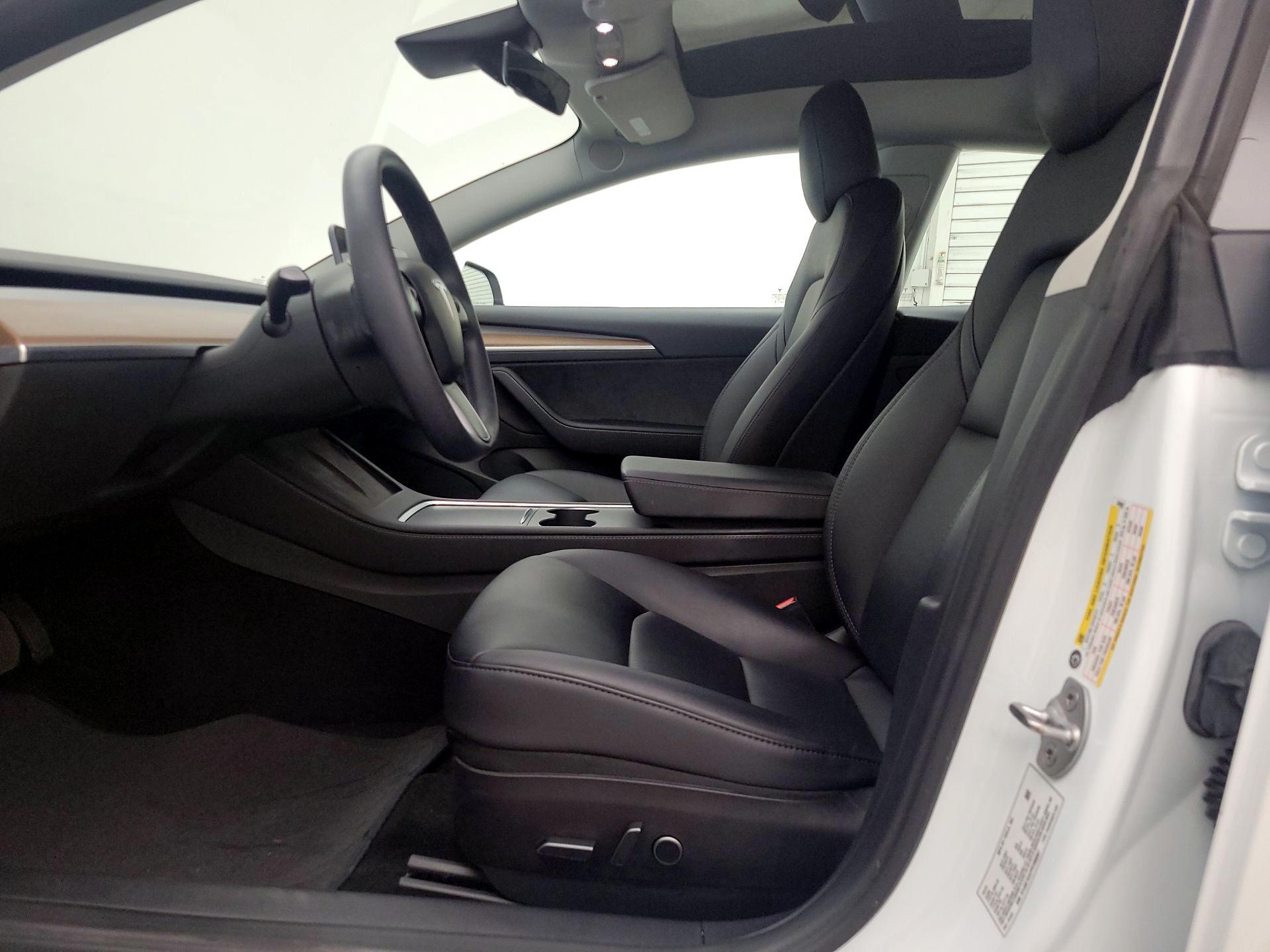 Thumbnail: 2023 Tesla Model 3 - 11