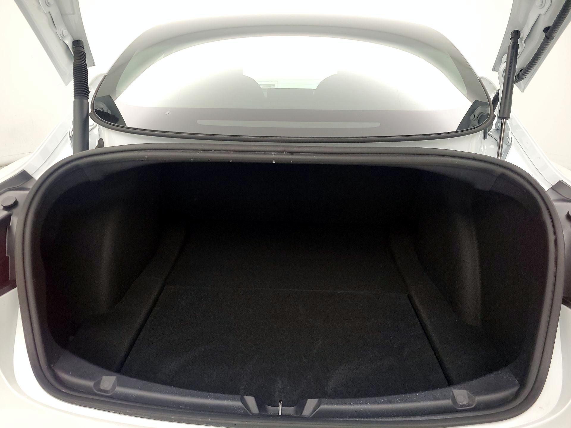 Thumbnail: 2023 Tesla Model 3 - 19