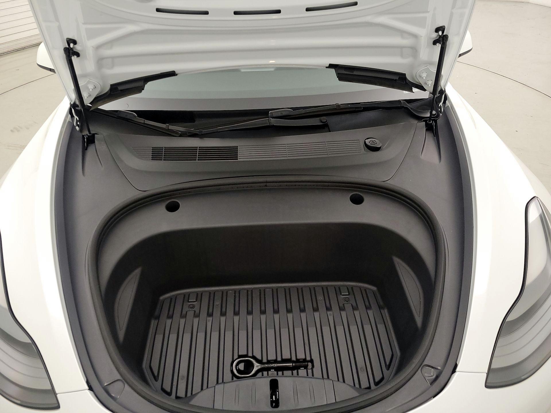 Thumbnail: 2023 Tesla Model 3 - 20