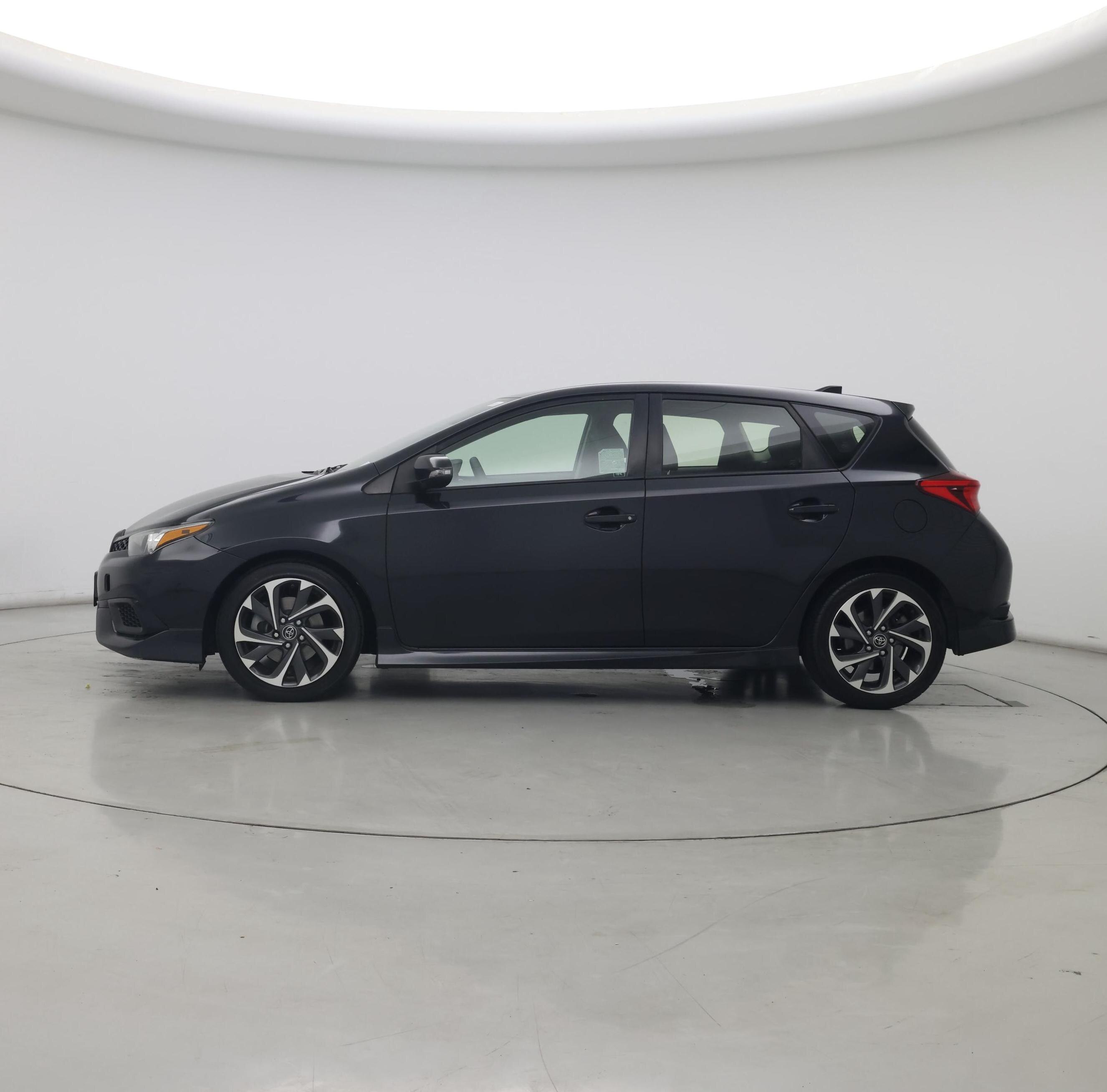 Thumbnail: 2017 Toyota Corolla iM - 3