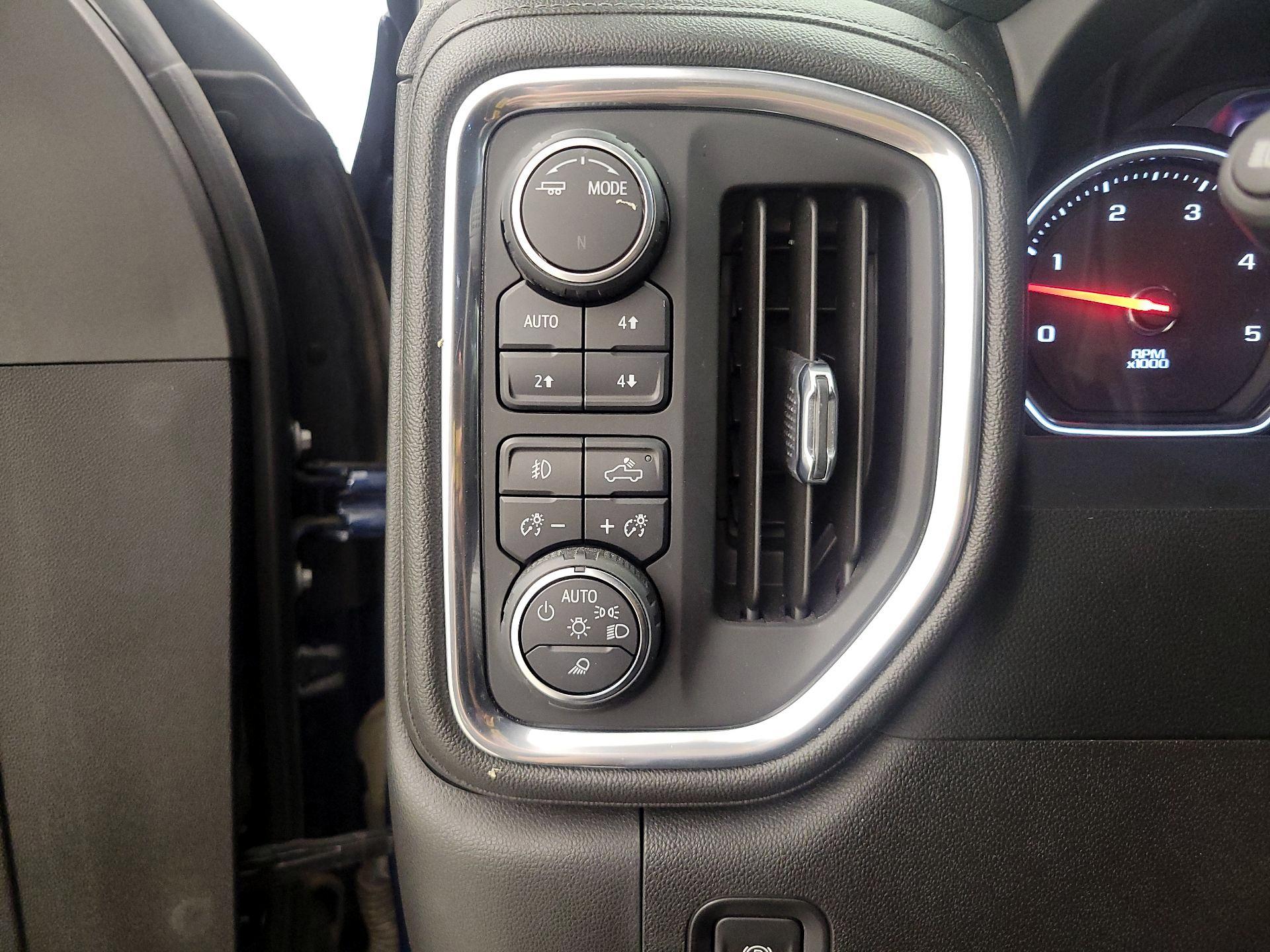Thumbnail: 2022 Chevrolet Silverado 2500 - 13