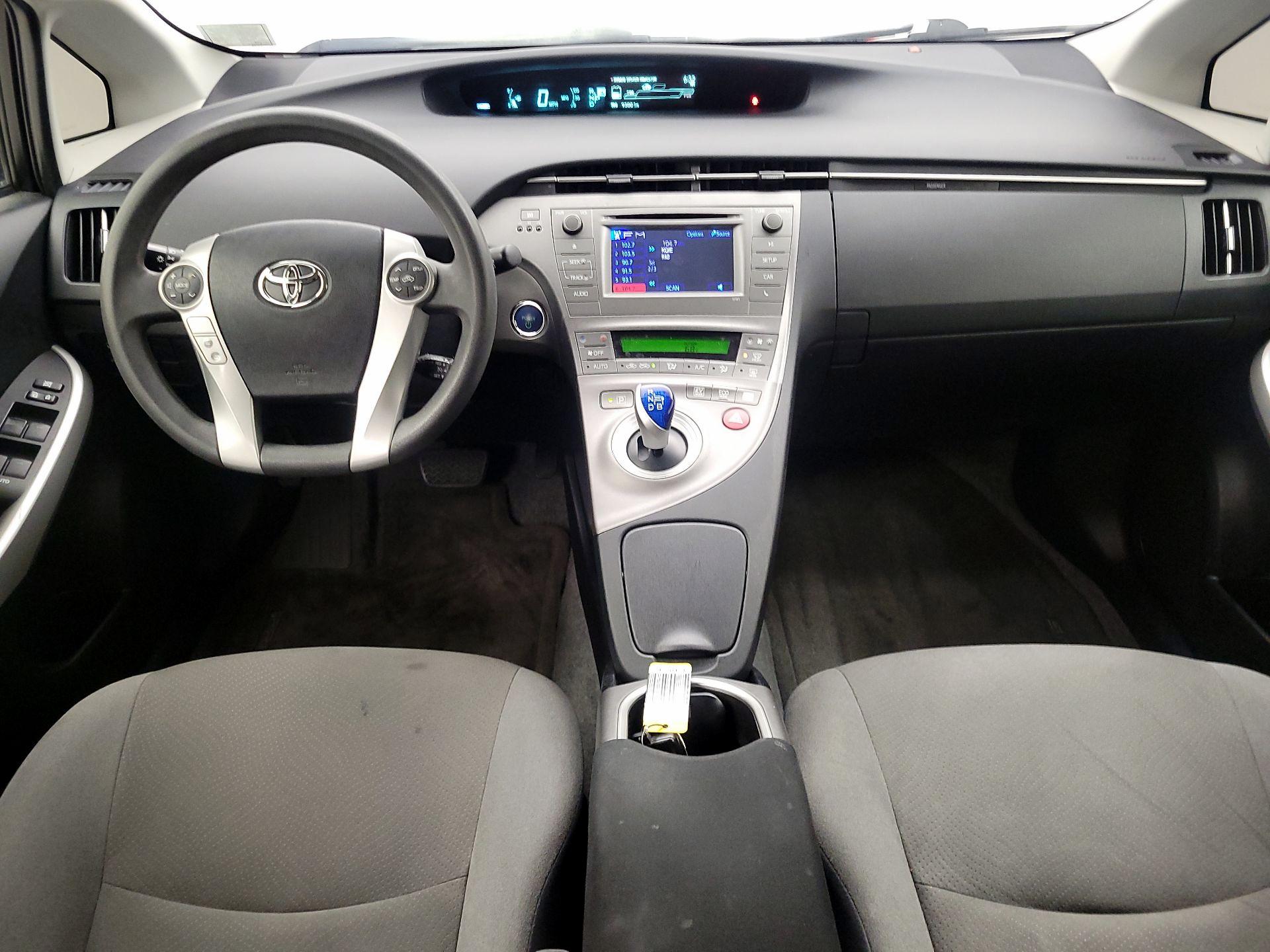 Thumbnail: 2015 Toyota Prius - 9