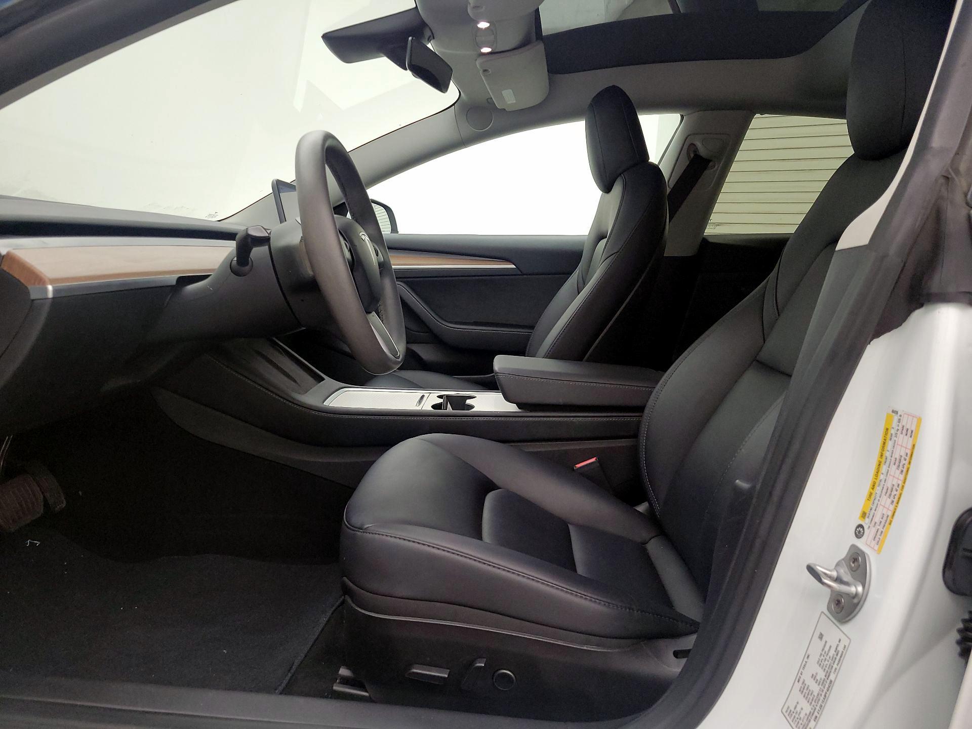 Thumbnail: 2023 Tesla Model 3 - 11