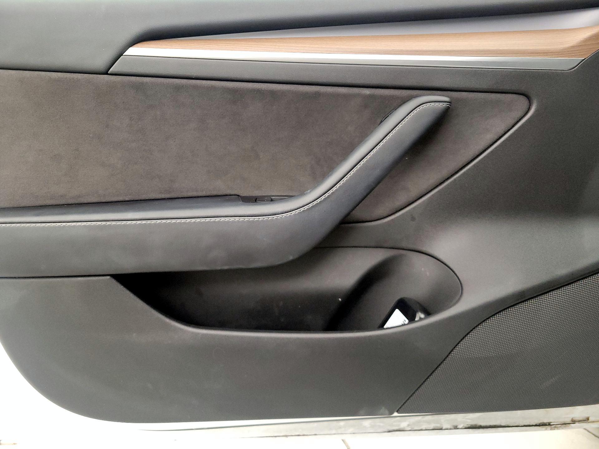 Thumbnail: 2023 Tesla Model 3 - 12