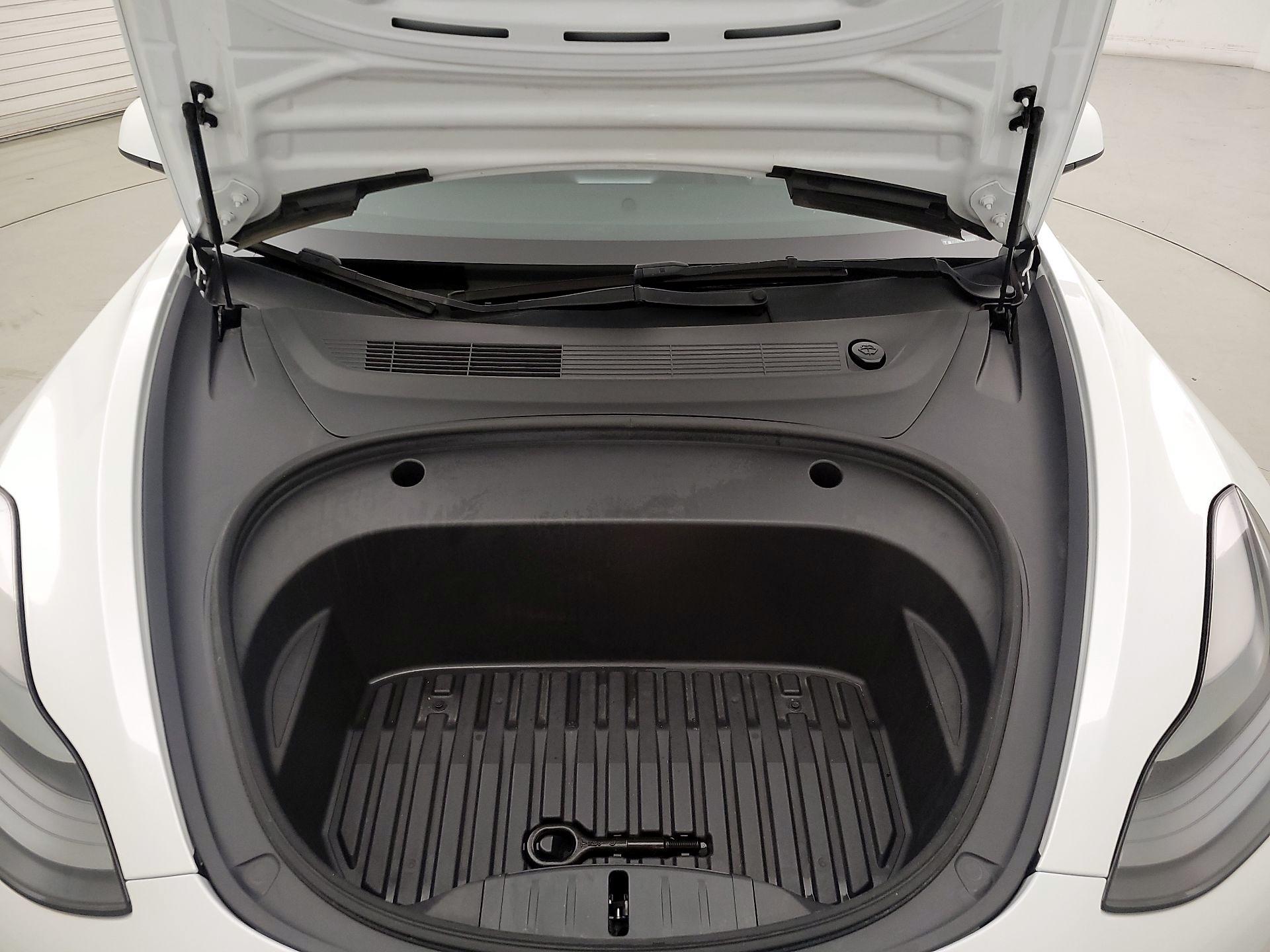 Thumbnail: 2023 Tesla Model 3 - 20