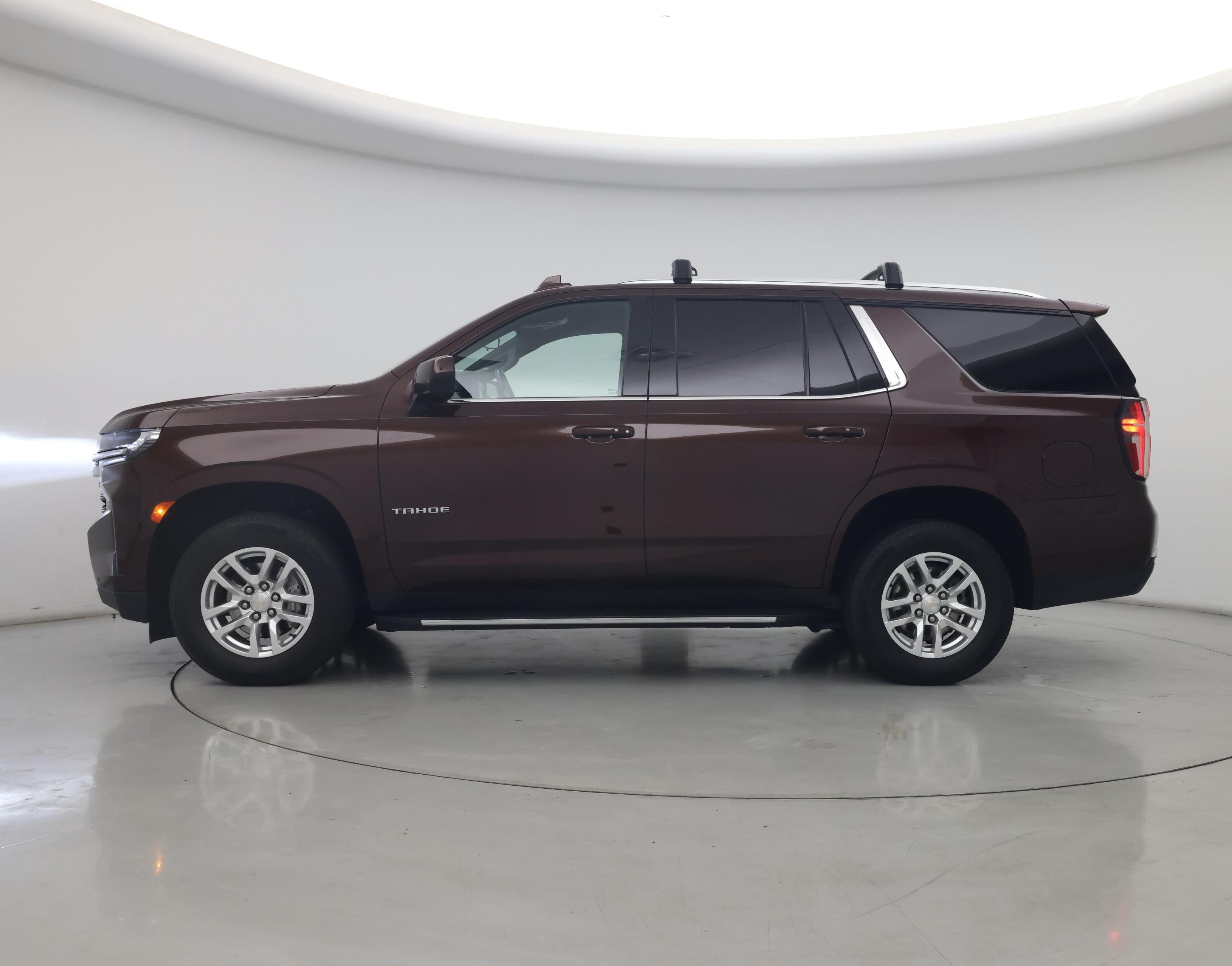 Thumbnail: 2023 Chevrolet Tahoe - 3