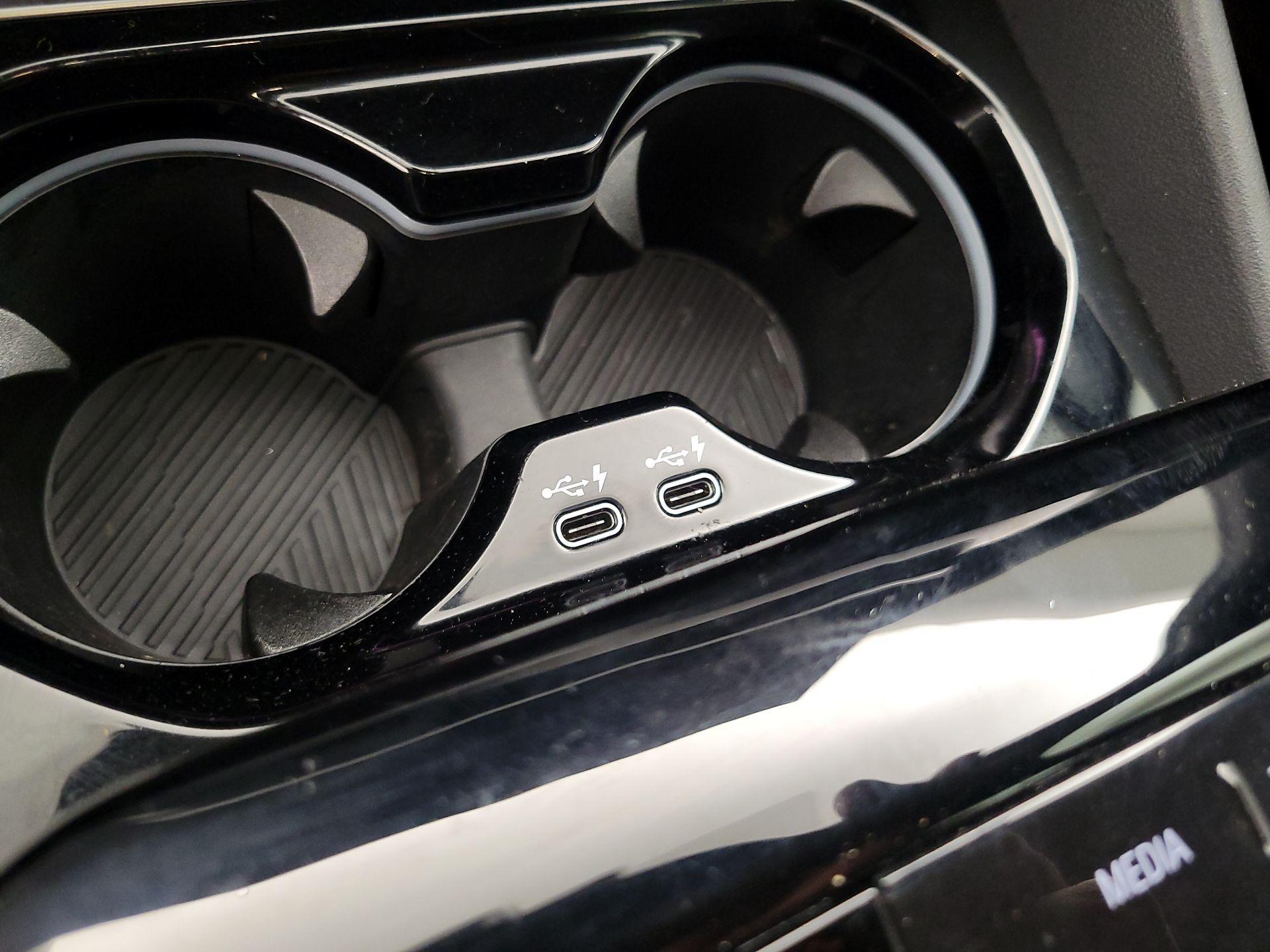 Thumbnail: 2024 BMW 5 Series - 18