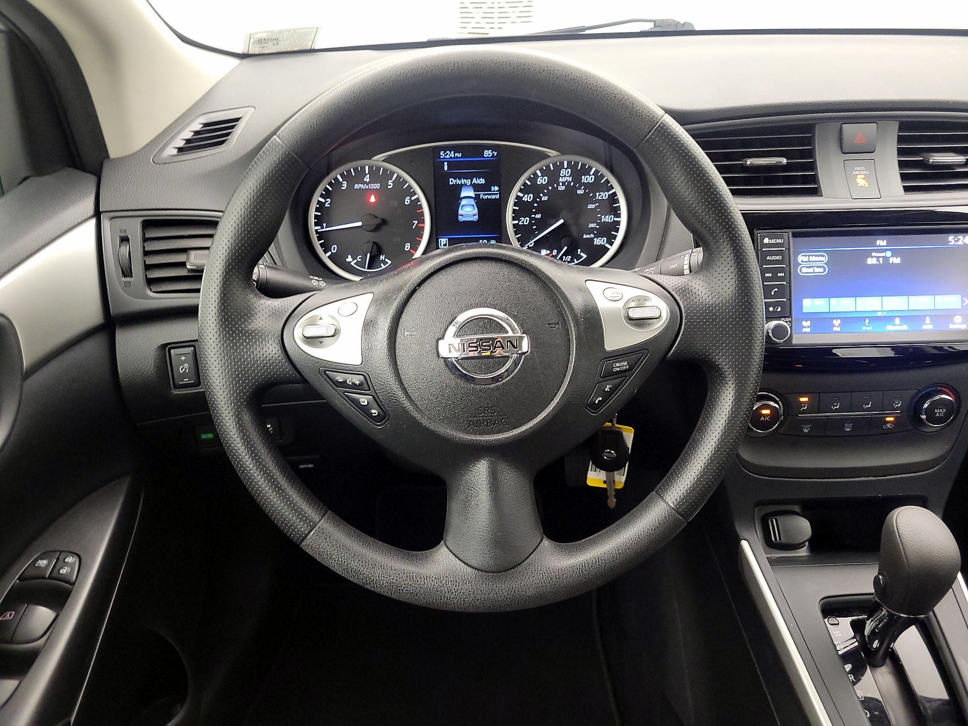 Thumbnail: 2019 Nissan Sentra - 10