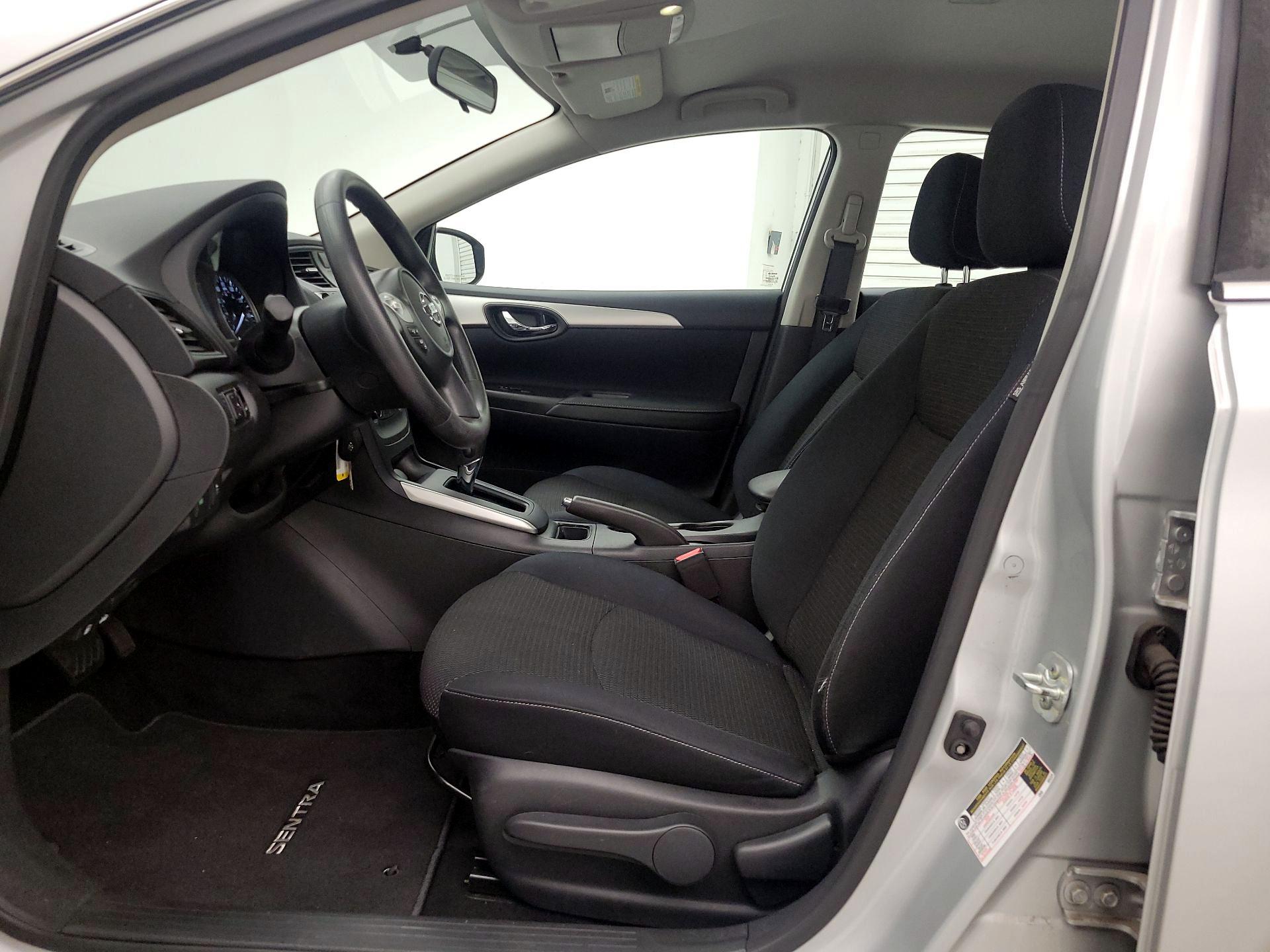 Thumbnail: 2019 Nissan Sentra - 11