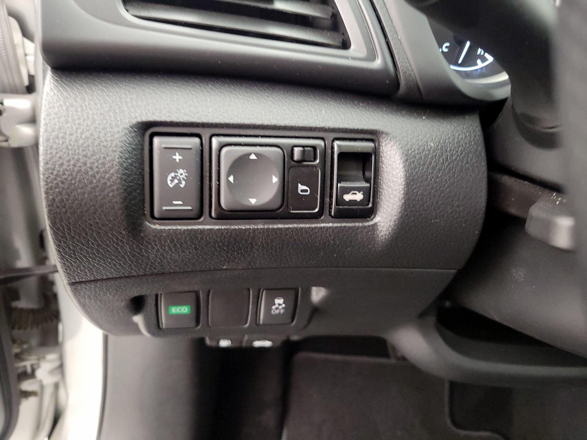 Thumbnail: 2019 Nissan Sentra - 13