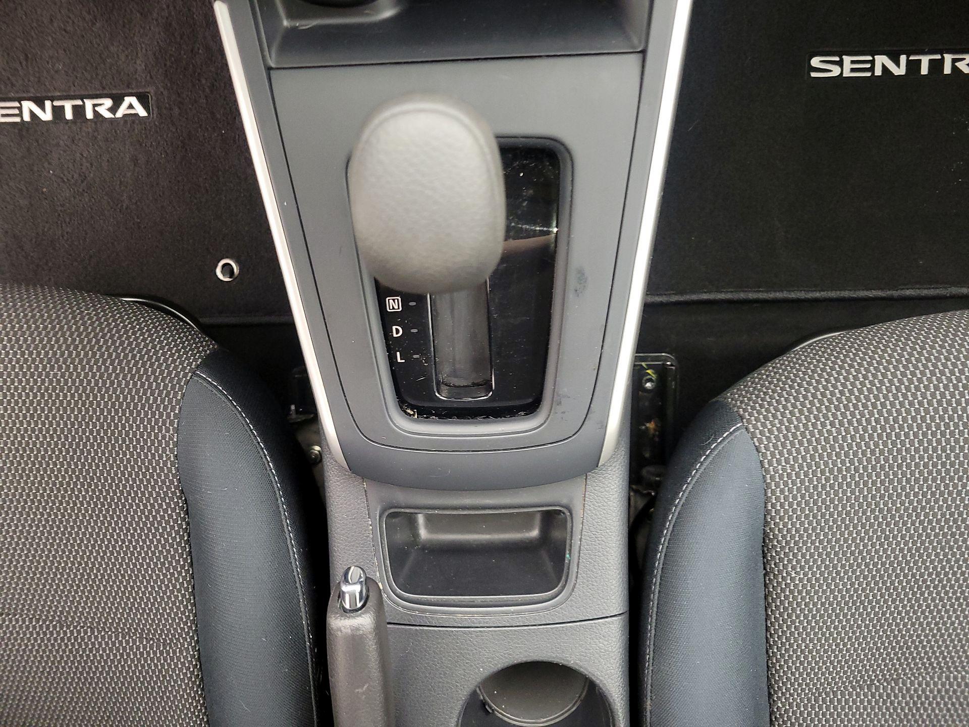 Thumbnail: 2019 Nissan Sentra - 17