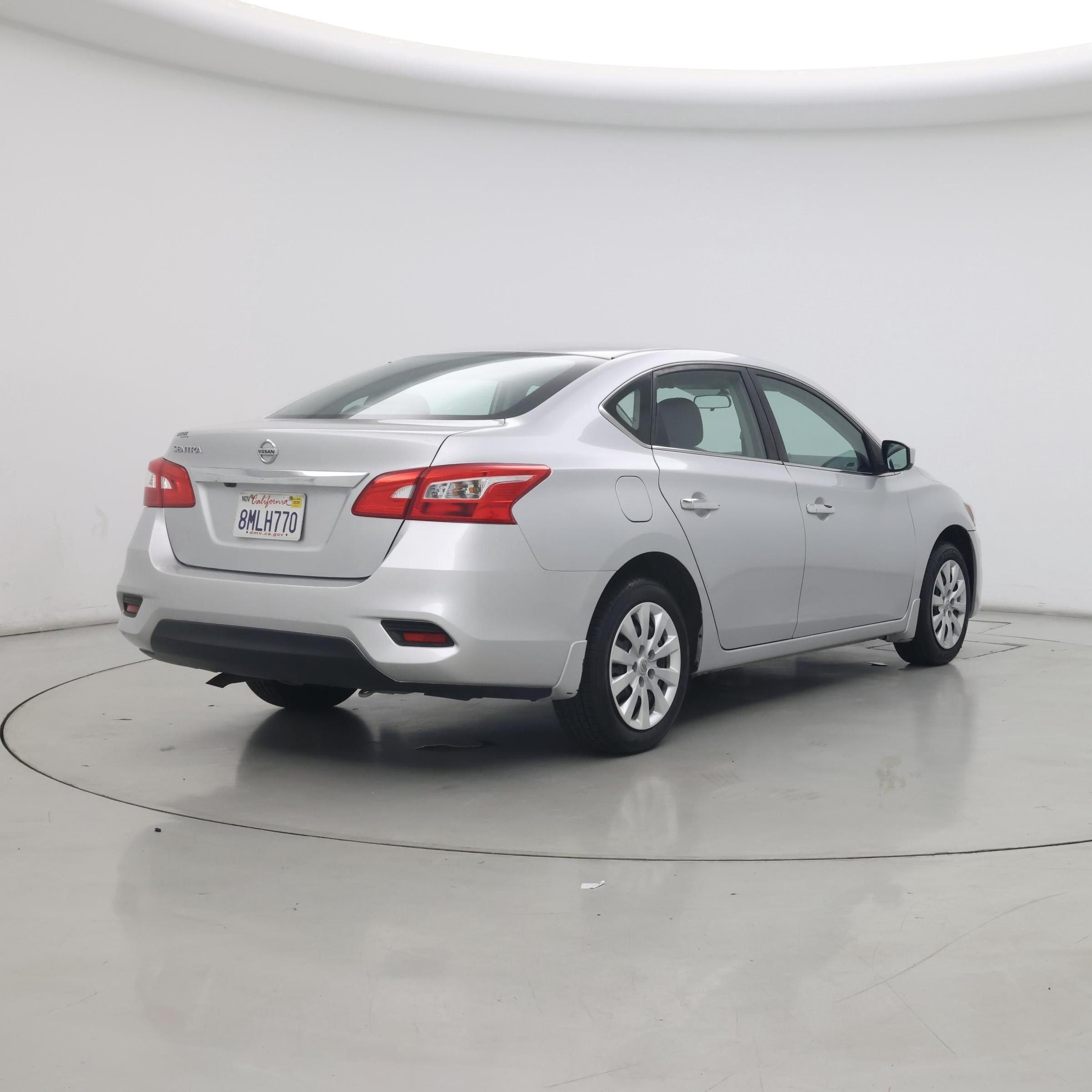 Thumbnail: 2019 Nissan Sentra - 8