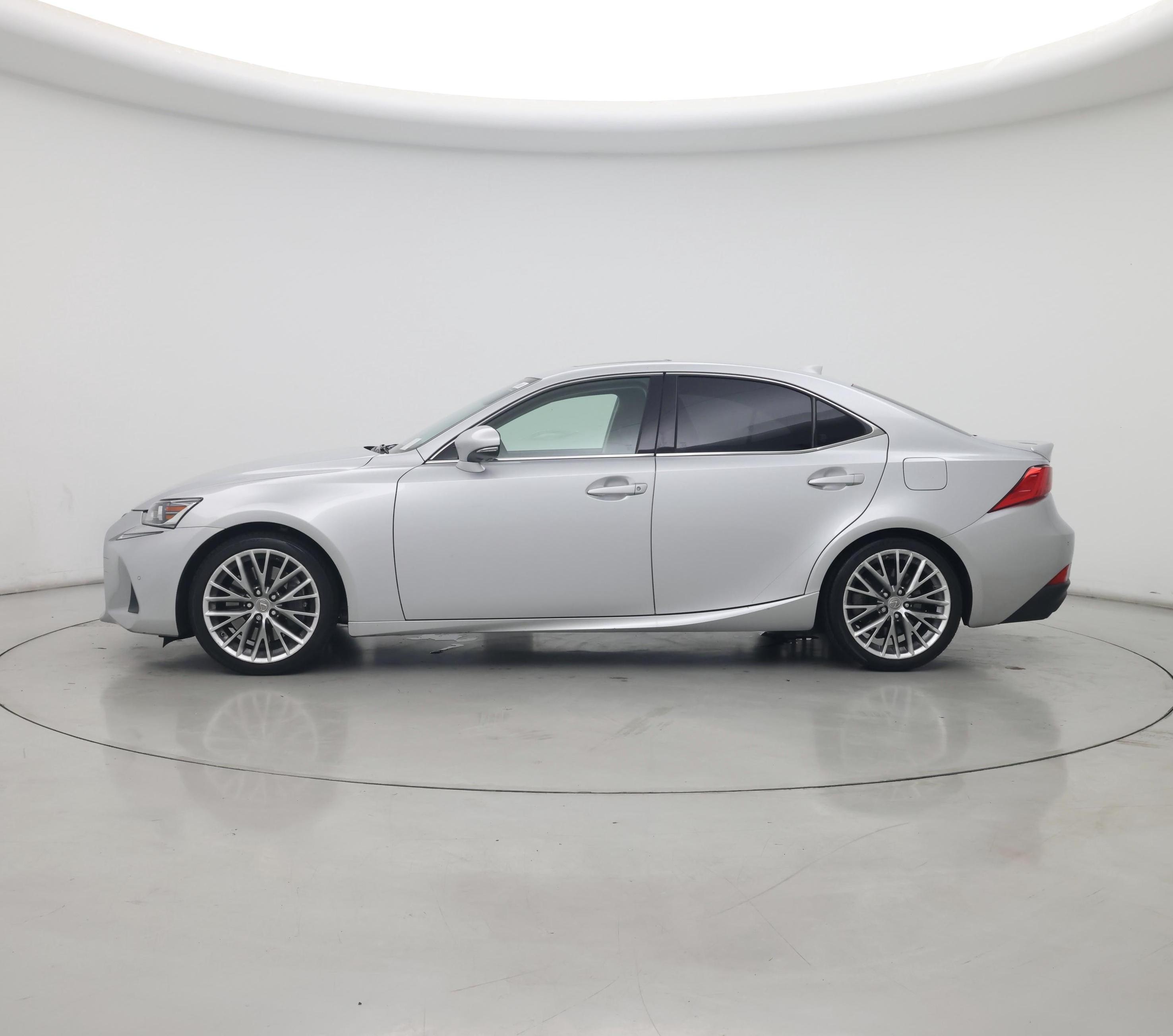 Thumbnail: 2018 Lexus IS - 3