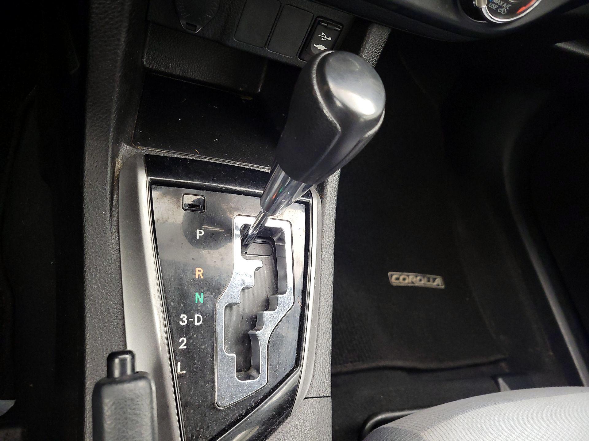 Thumbnail: 2014 Toyota Corolla - 16