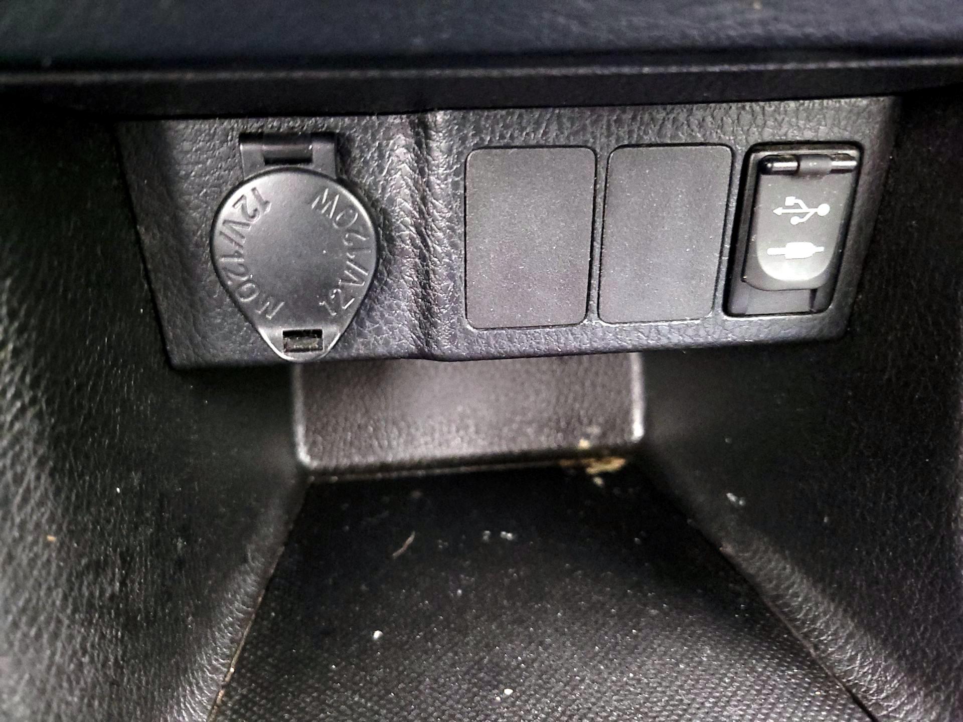 Thumbnail: 2014 Toyota Corolla - 17