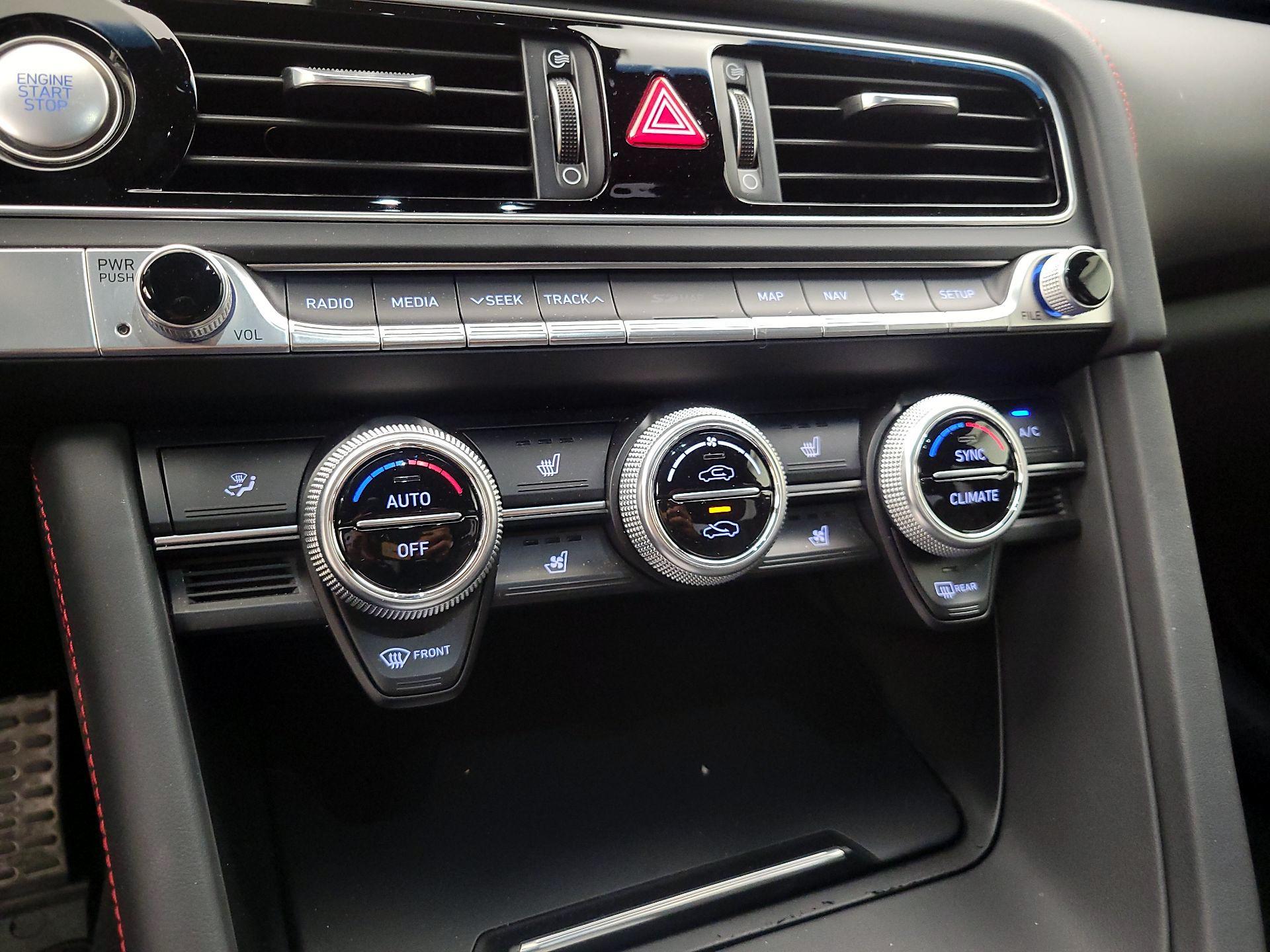 Thumbnail: 2019 Genesis G70 - 17