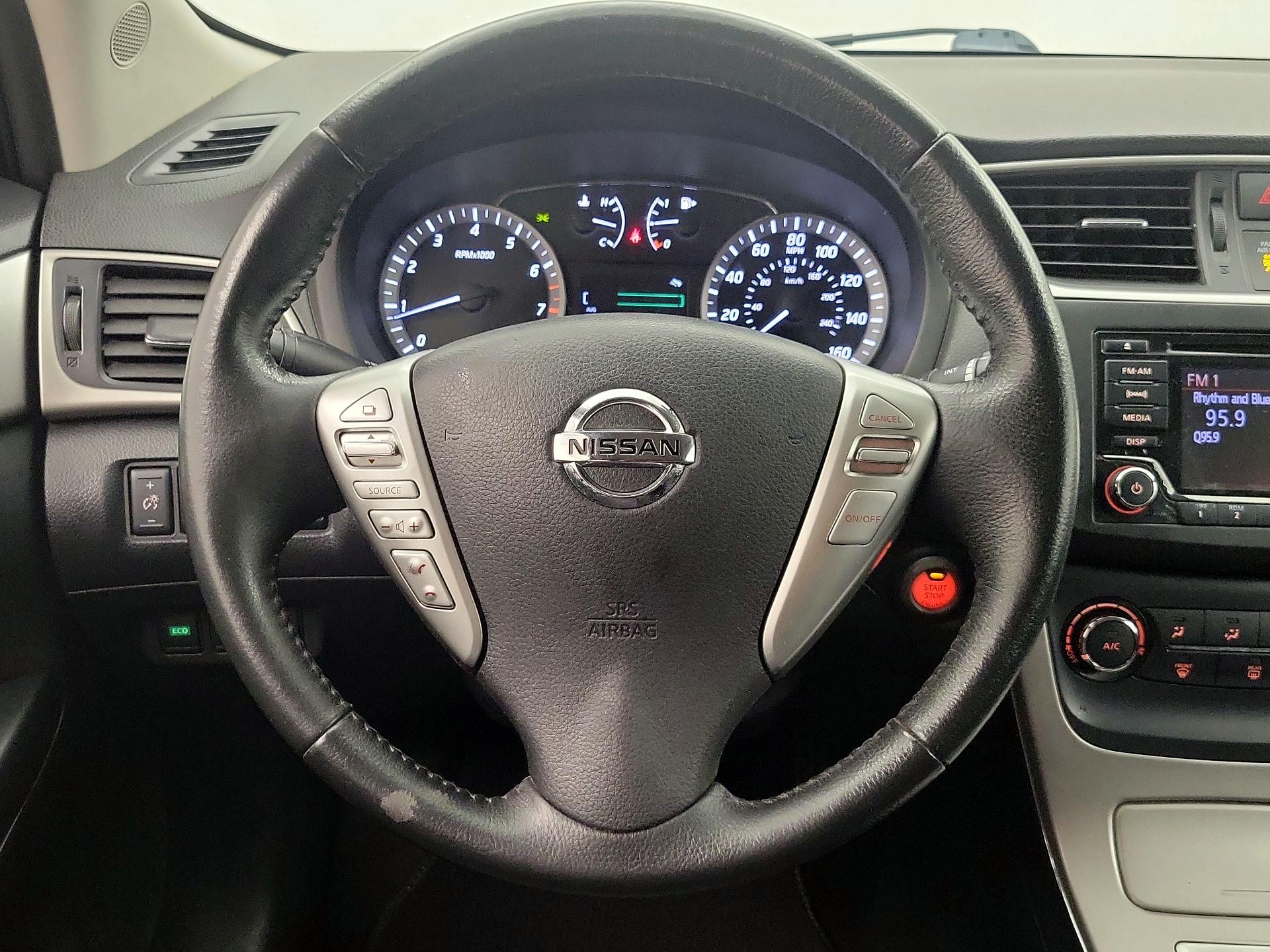 Thumbnail: 2015 Nissan Sentra - 10