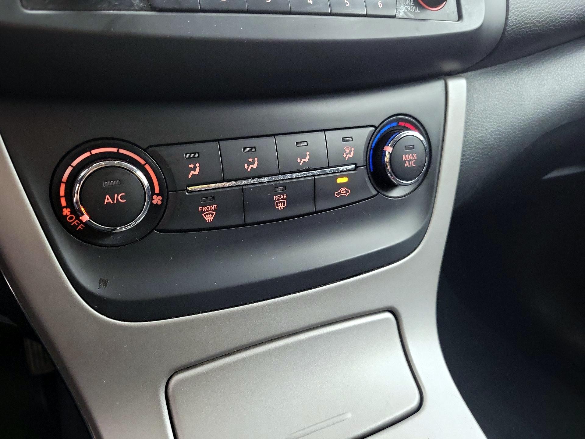 Thumbnail: 2015 Nissan Sentra - 16