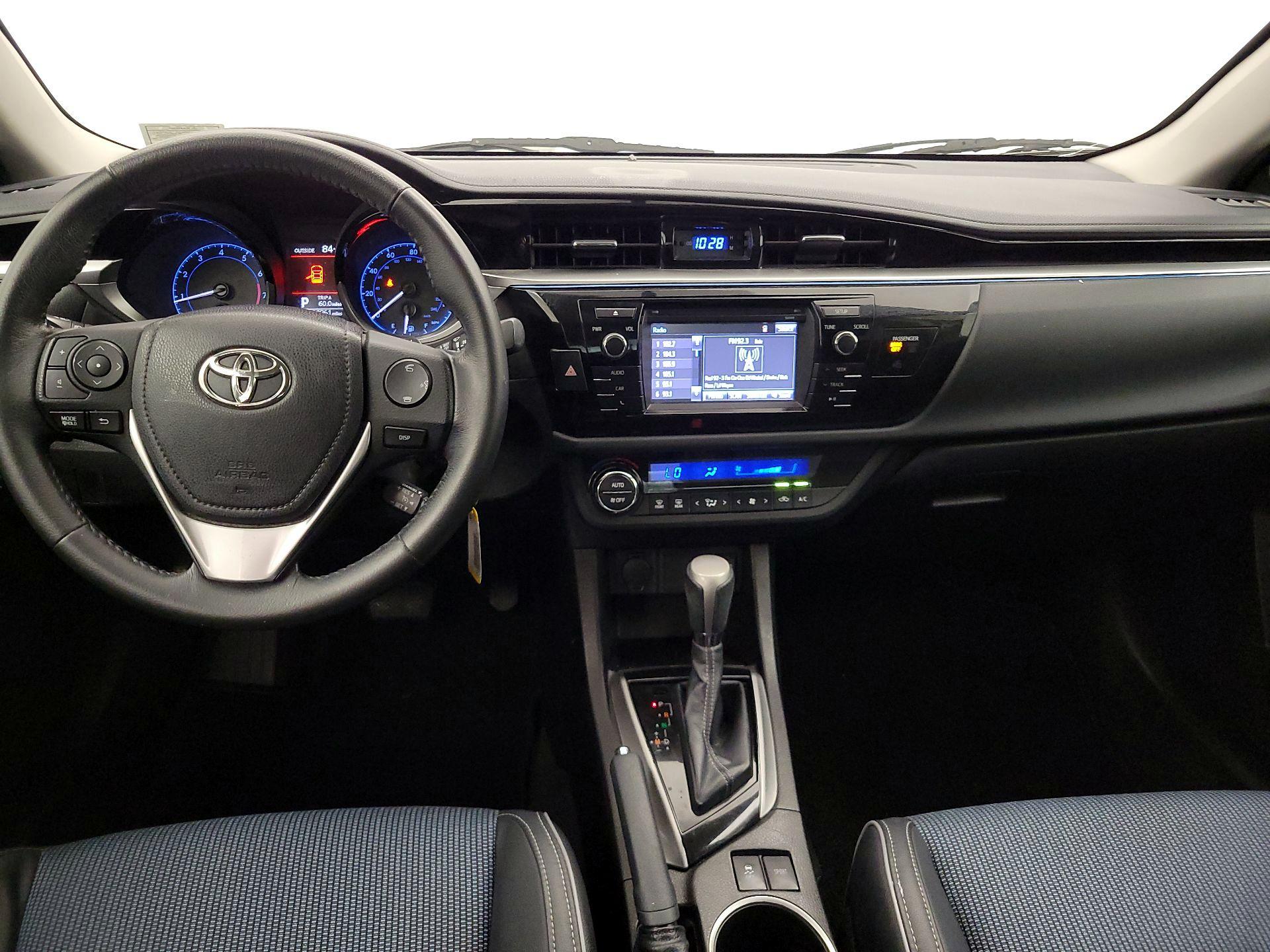 Thumbnail: 2015 Toyota Corolla - 9