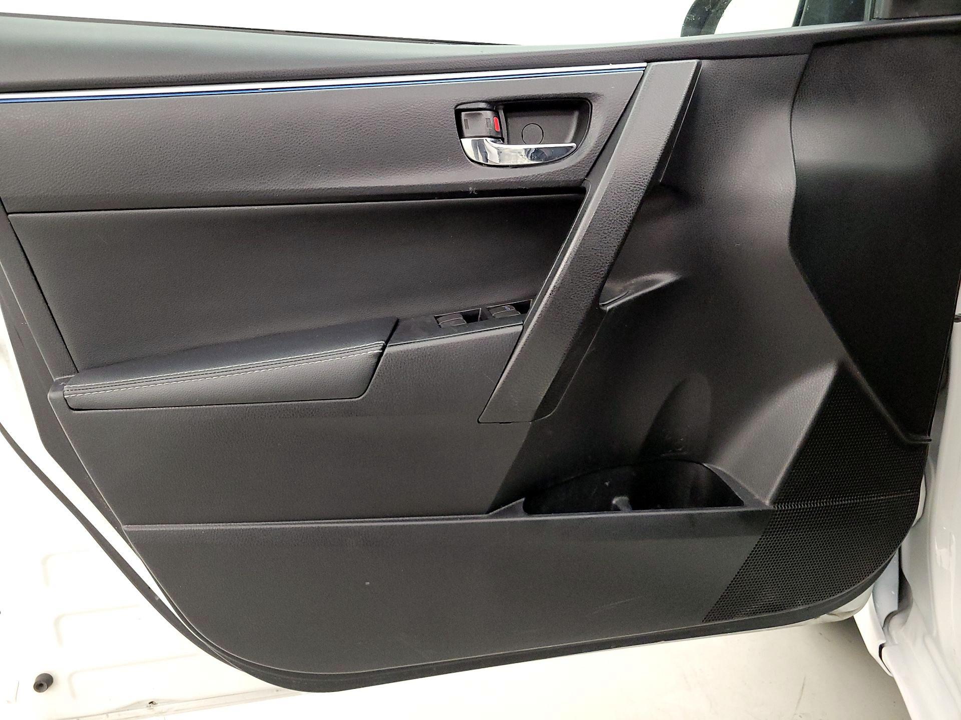 Thumbnail: 2015 Toyota Corolla - 12