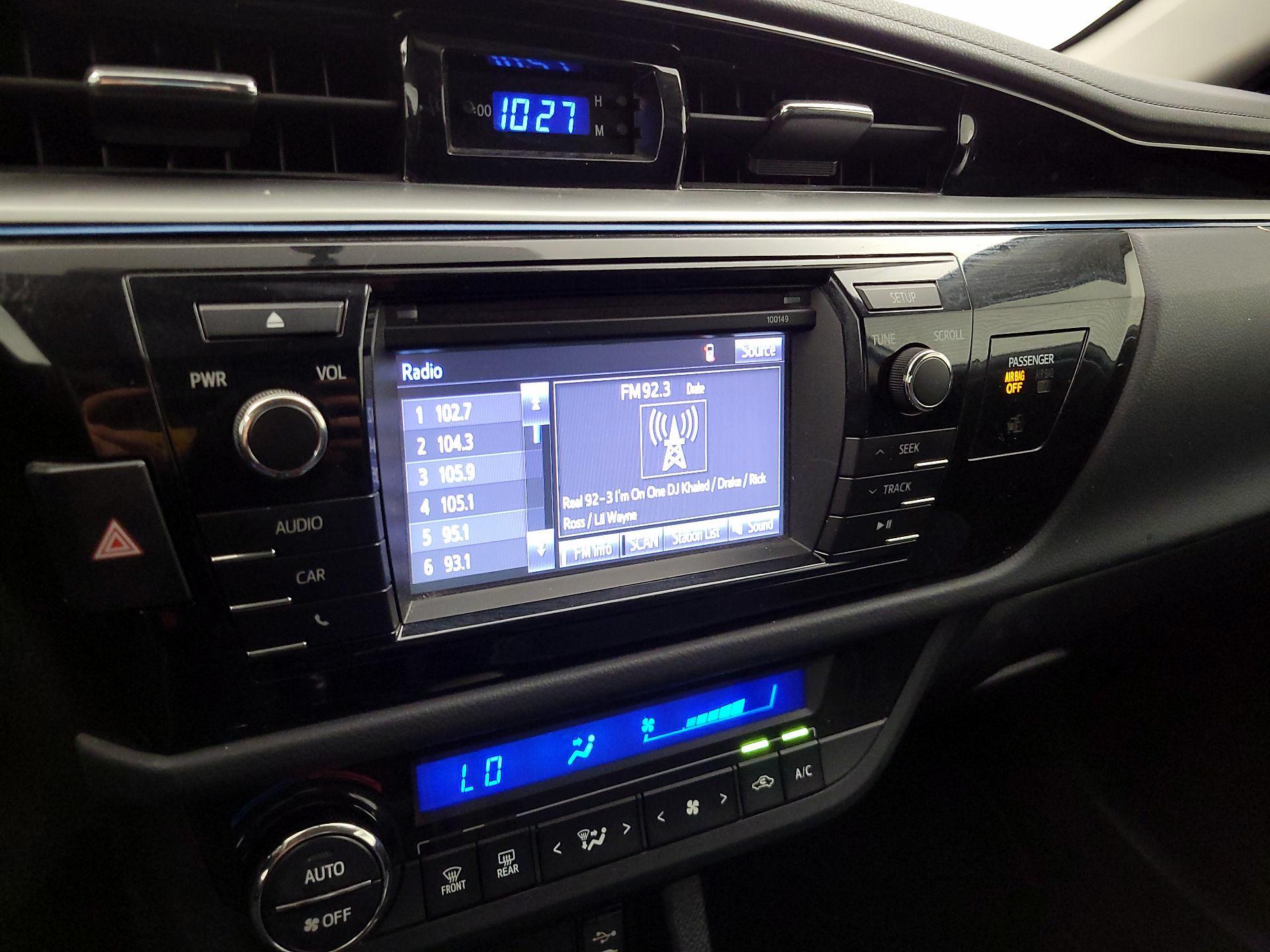 Thumbnail: 2015 Toyota Corolla - 15