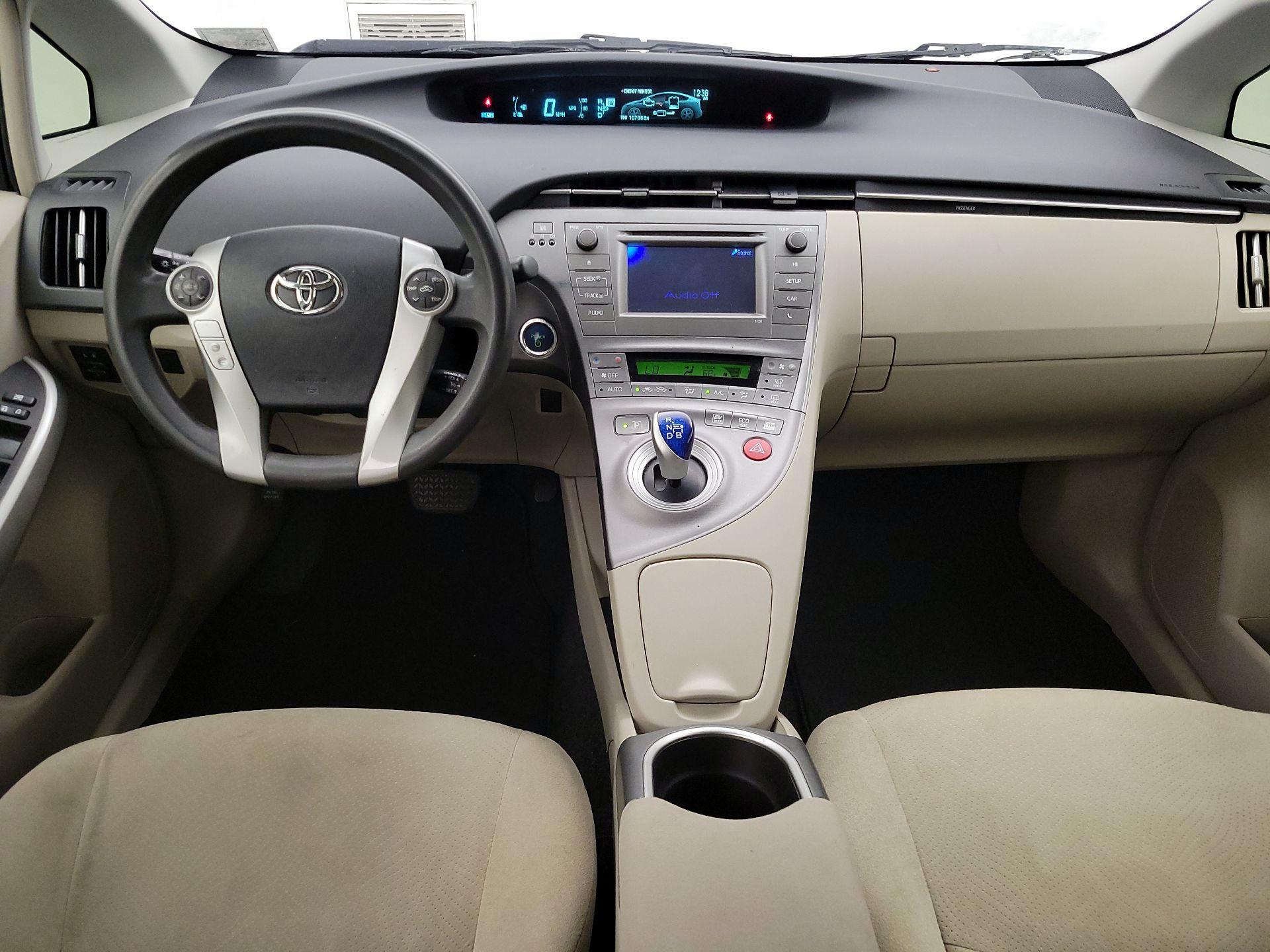 Thumbnail: 2014 Toyota Prius - 9