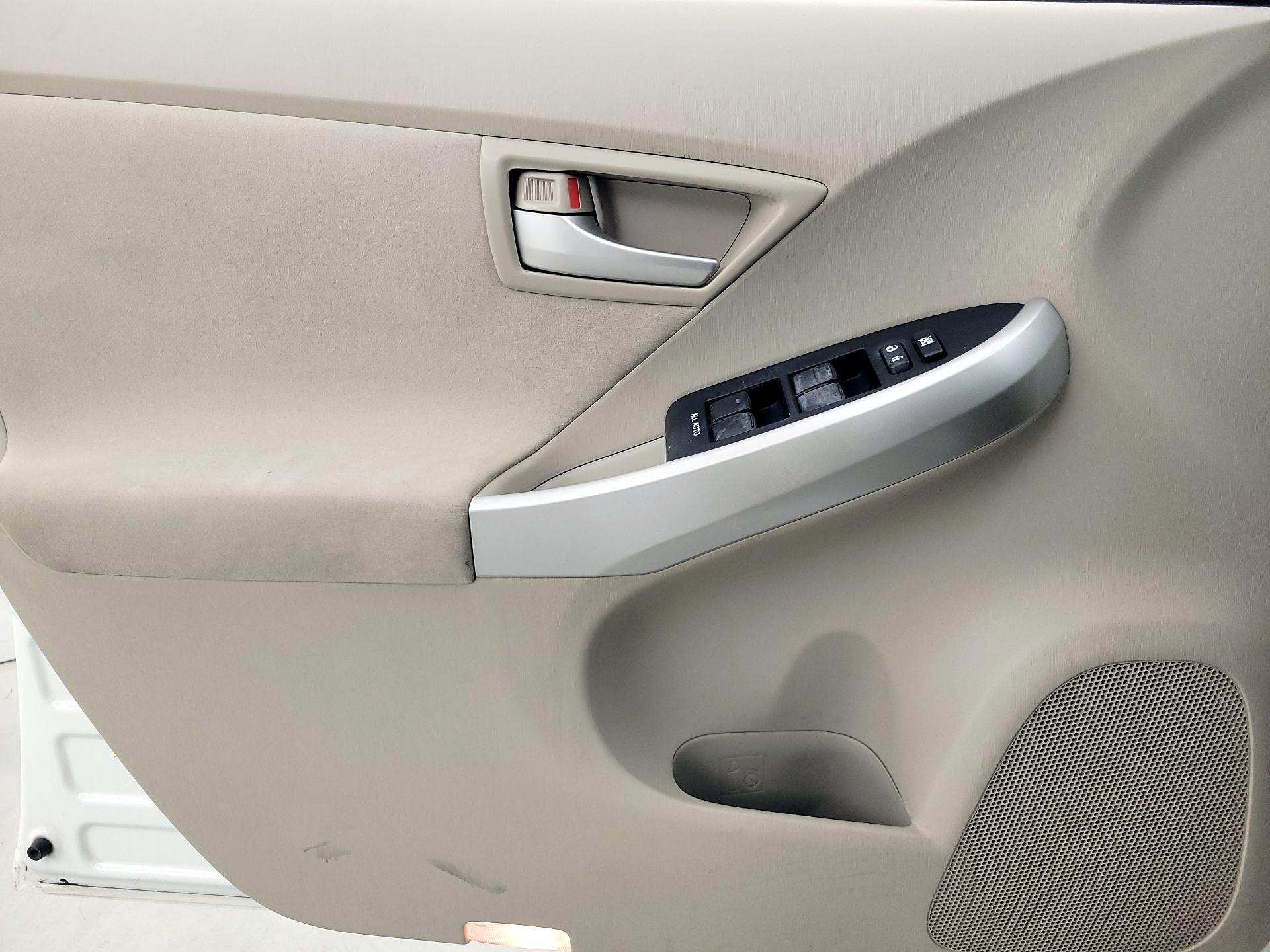 Thumbnail: 2014 Toyota Prius - 12