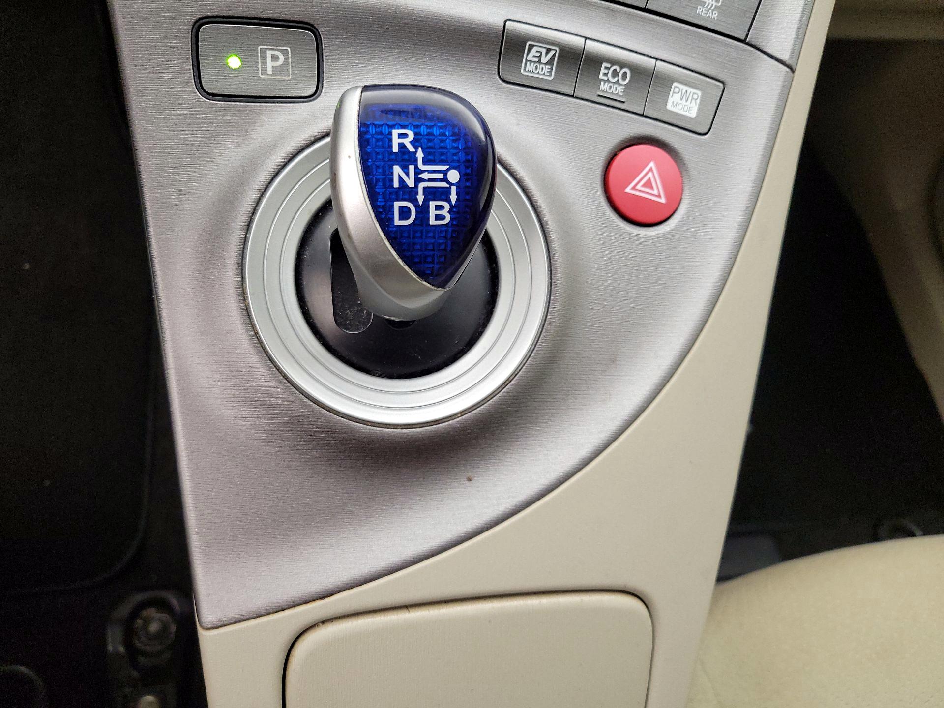 Thumbnail: 2014 Toyota Prius - 16