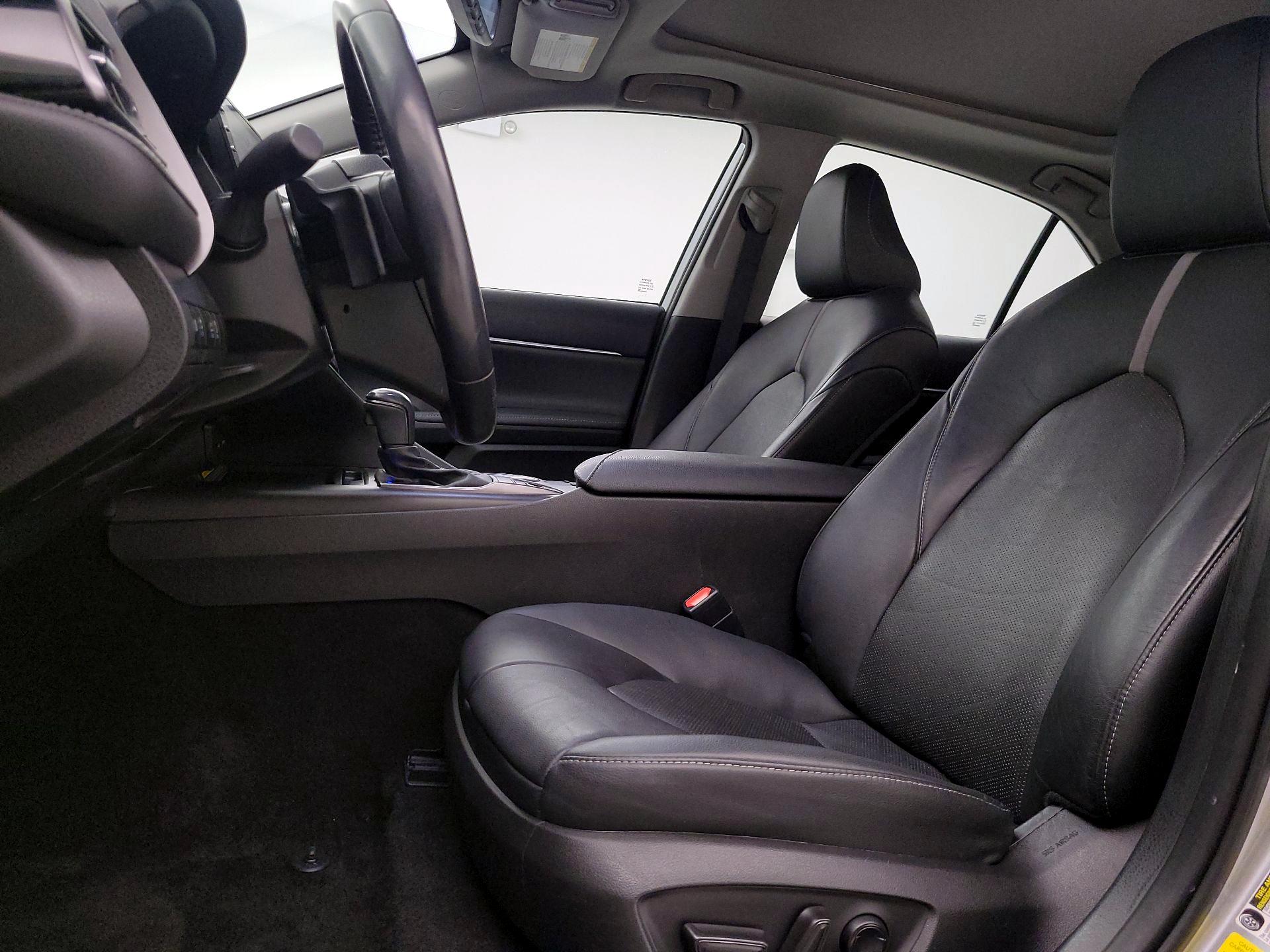 Thumbnail: 2021 Toyota Camry - 11