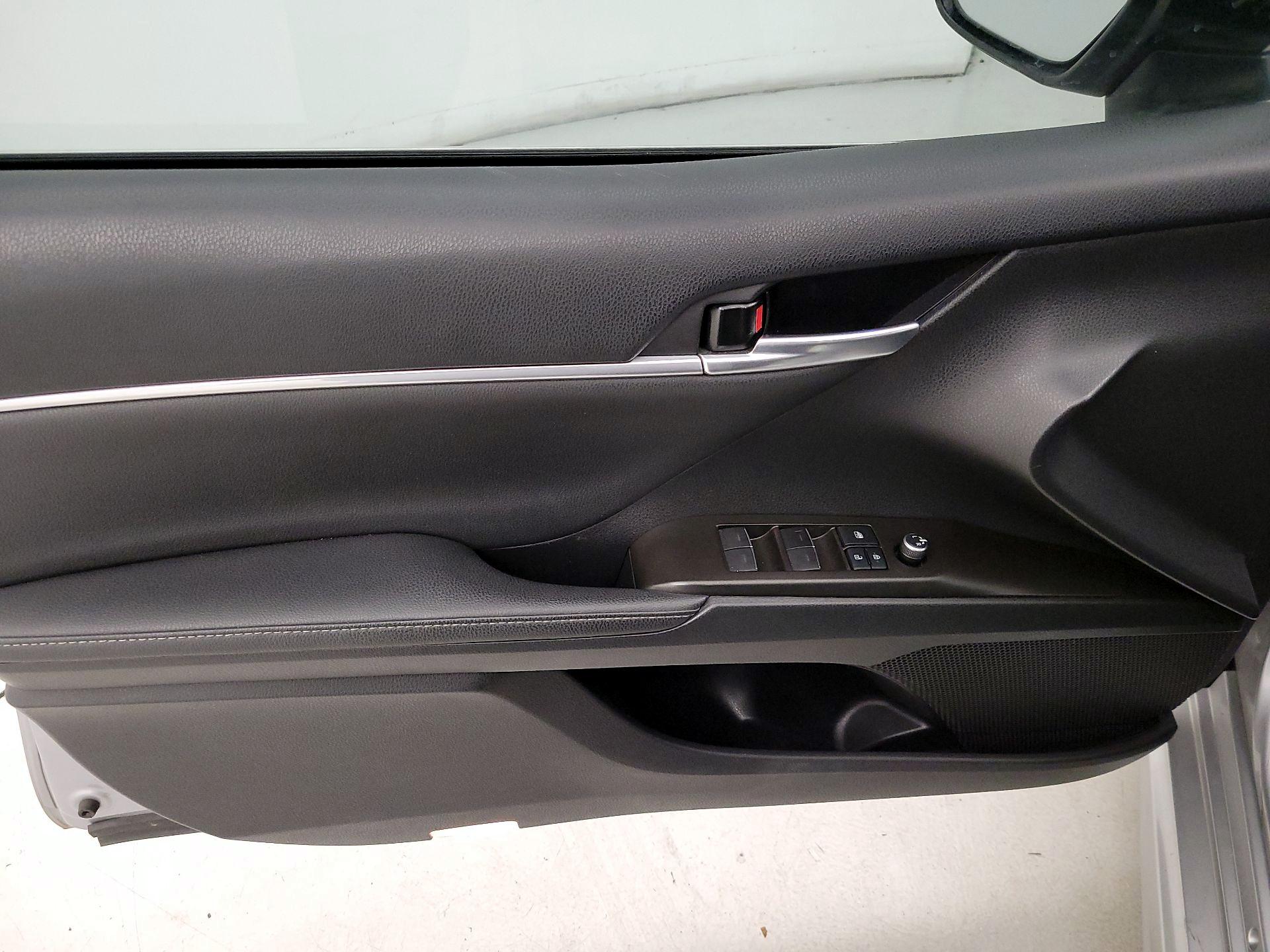 Thumbnail: 2021 Toyota Camry - 12